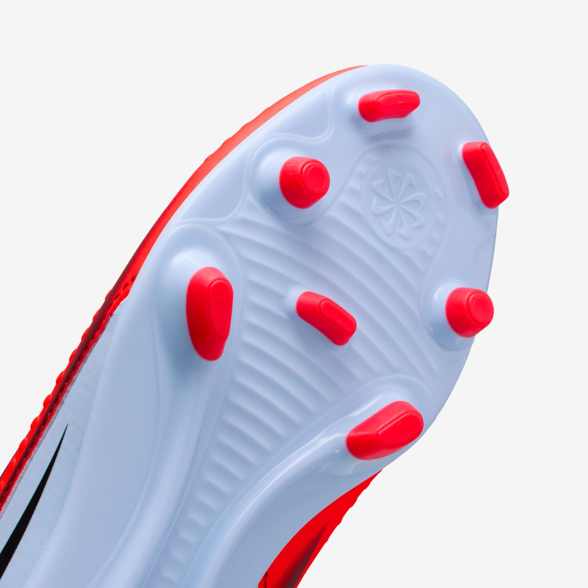 Chuteira Campo Nike Phantom 6 Club Infantil - Foto 7