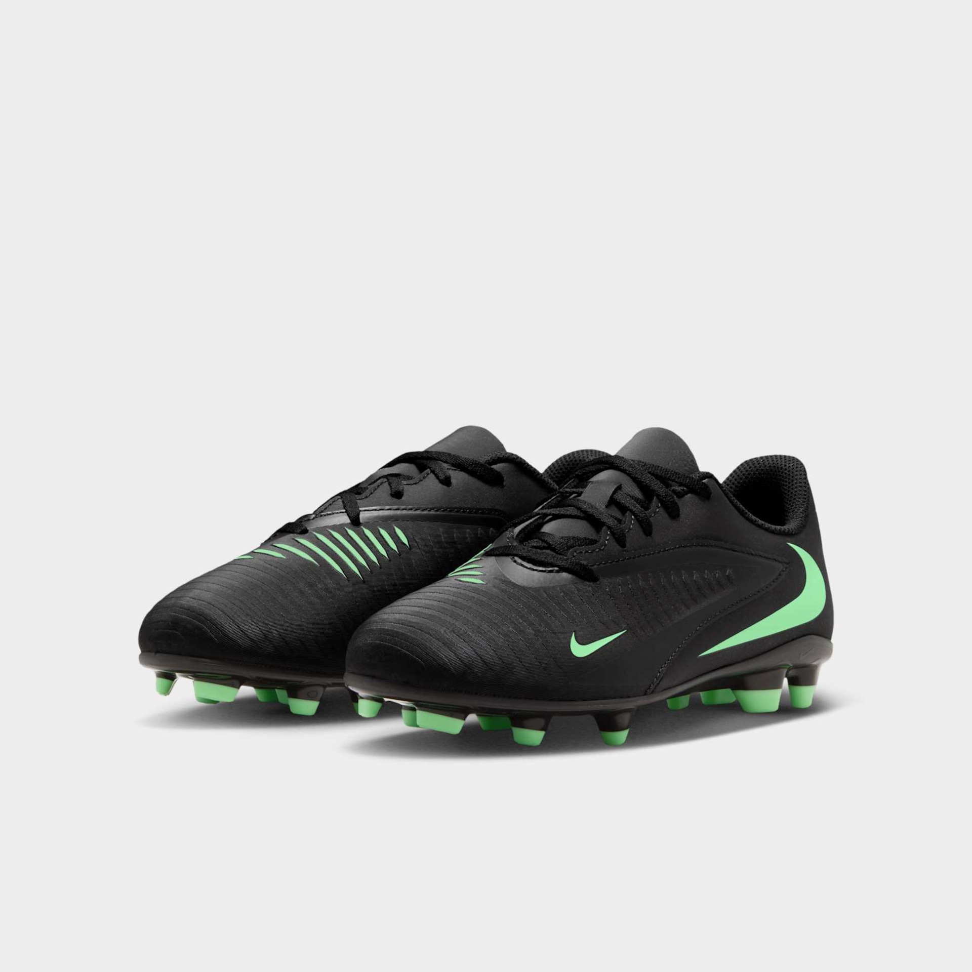 Chuteira Campo Nike Phantom 6 Club Low Infantil - Foto 5