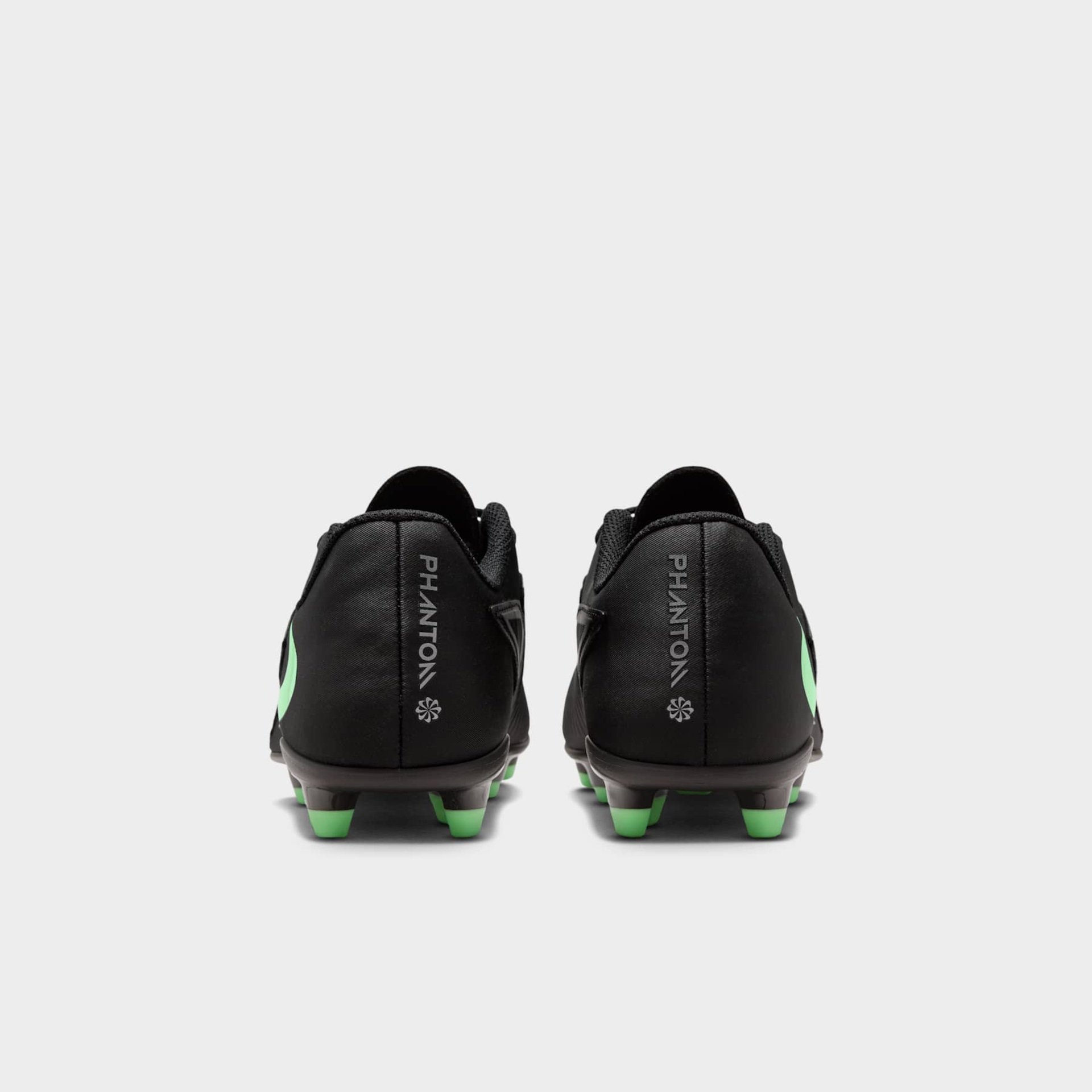 Chuteira Campo Nike Phantom 6 Club Low Infantil - Foto 6