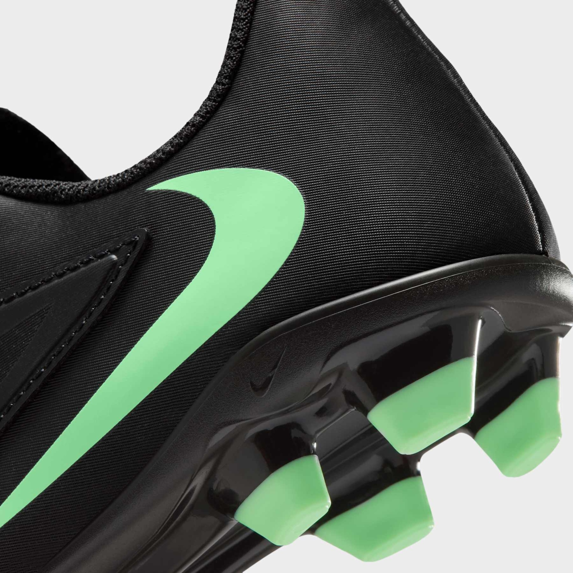 Chuteira Campo Nike Phantom 6 Club Low Infantil - Foto 9