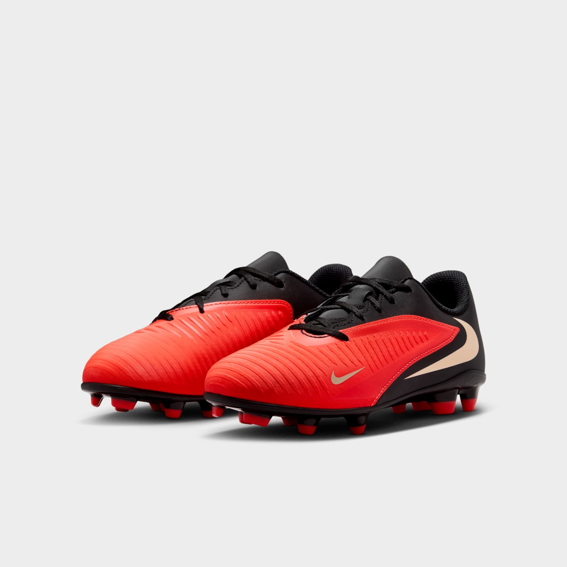 Chuteira Campo Nike Phantom 6 Club Low Infantil - Foto 5