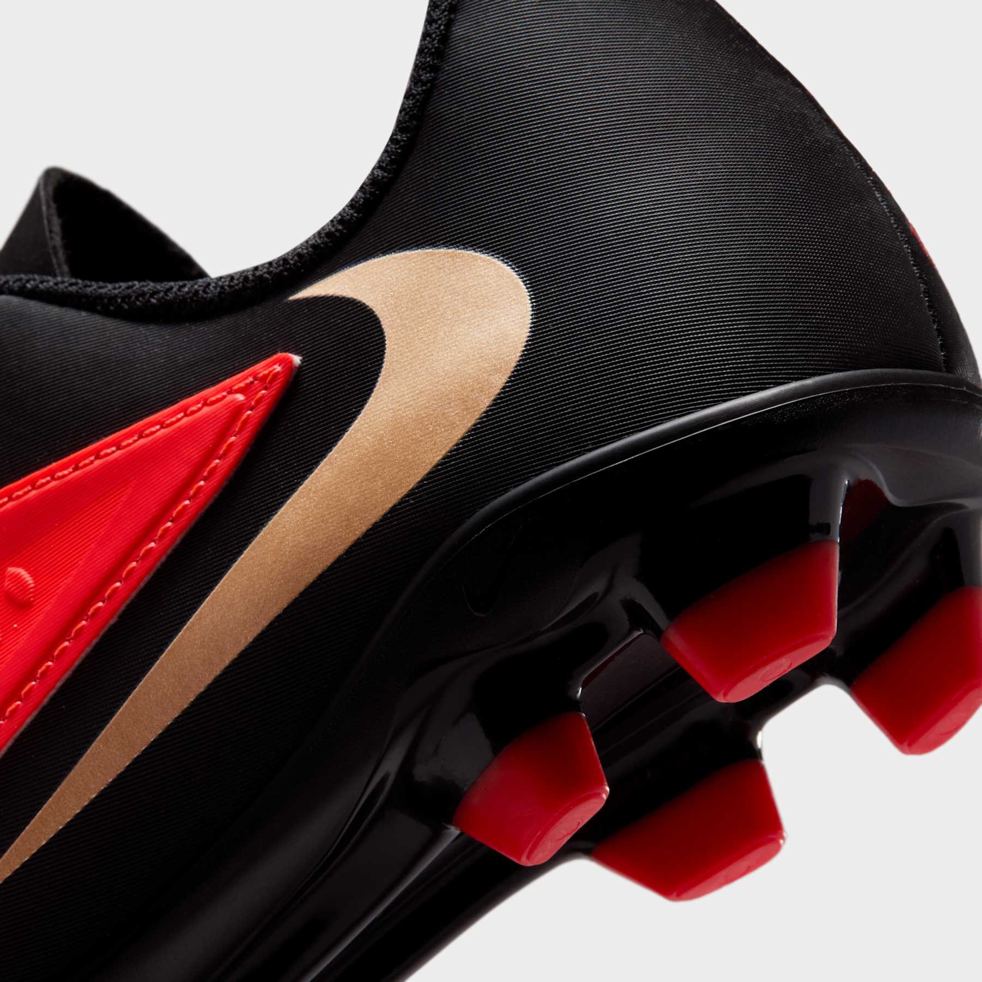 Chuteira Campo Nike Phantom 6 Club Low Infantil - Foto 9