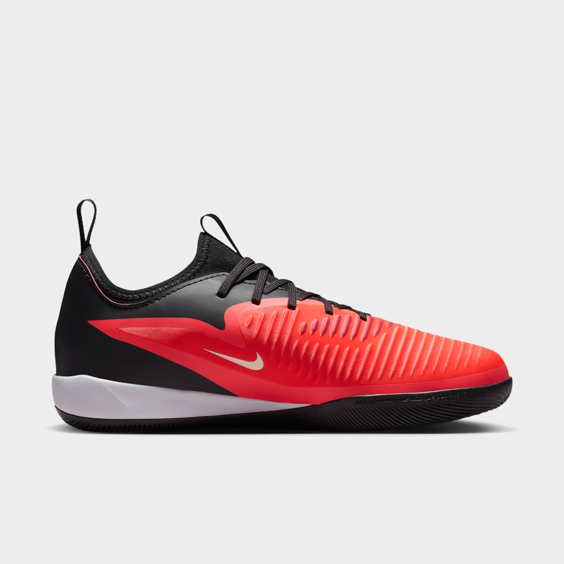 Chuteira Futsal Nike Phantom 6 Academy Low Infantil - Foto 3
