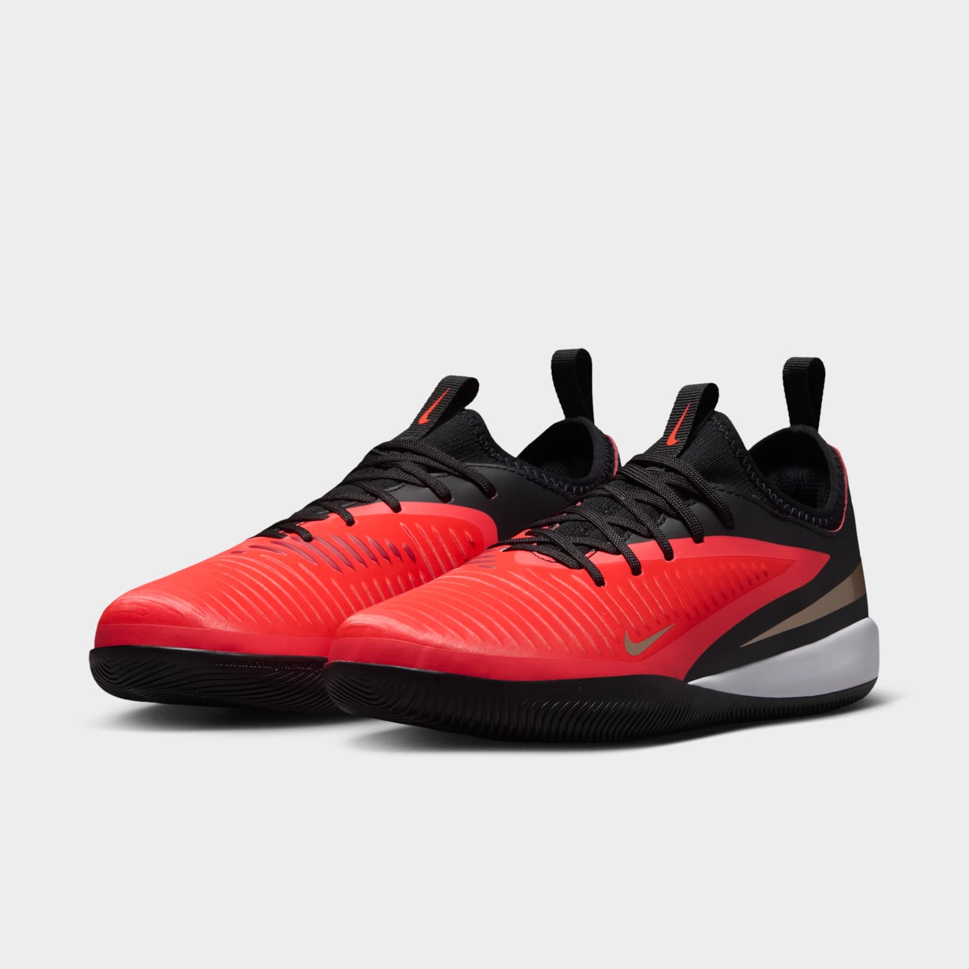 Chuteira Futsal Nike Phantom 6 Academy Low Infantil - Foto 5