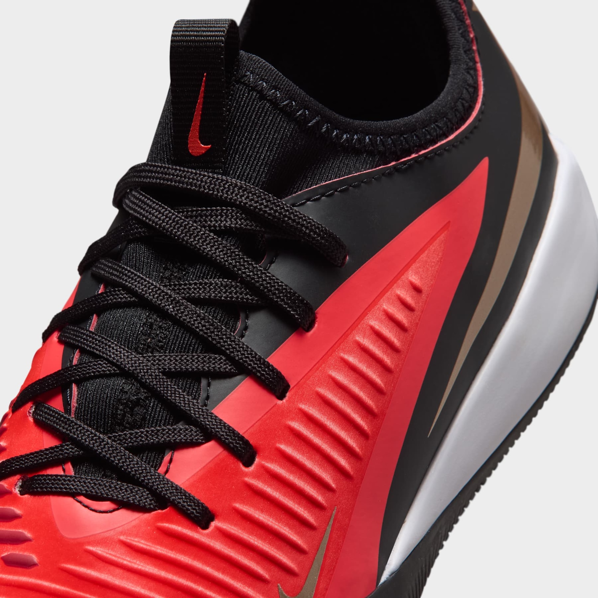 Chuteira Futsal Nike Phantom 6 Academy Low Infantil - Foto 7