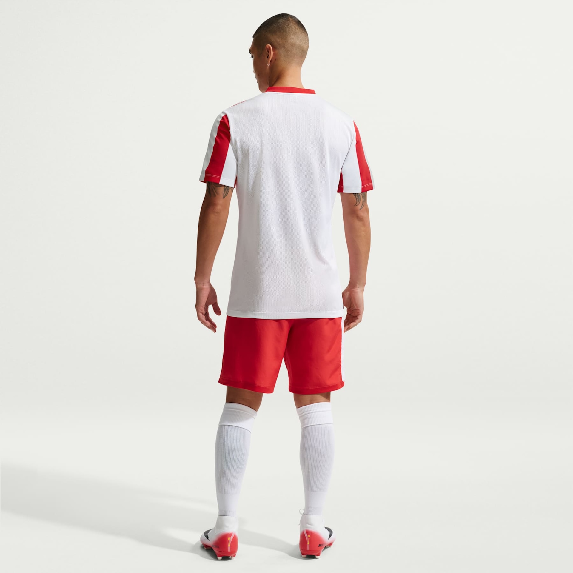 Camisa Dri-FIT Nike Striped Masculina - Foto 5