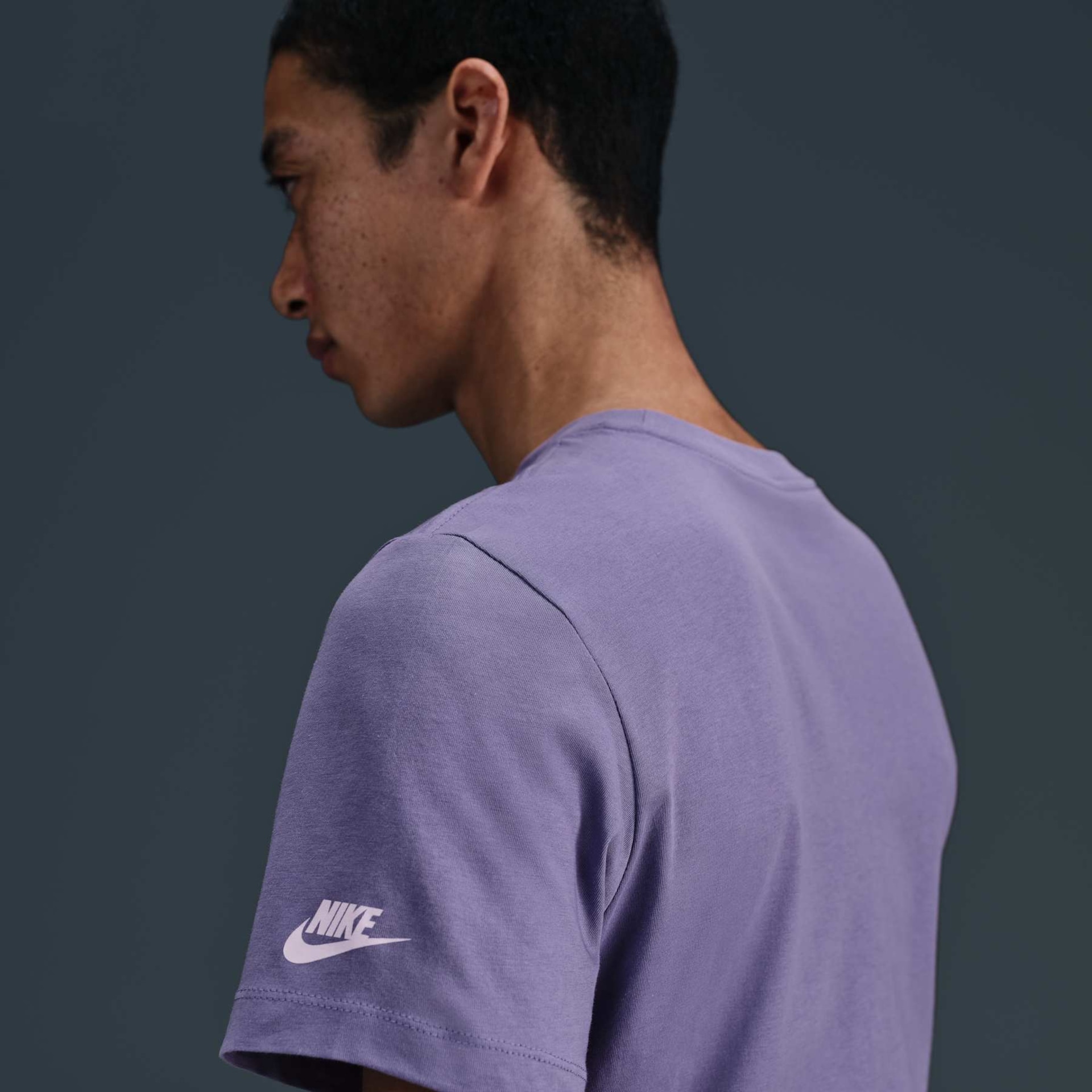 Camiseta Nike Swoosh Masculina - Foto 2