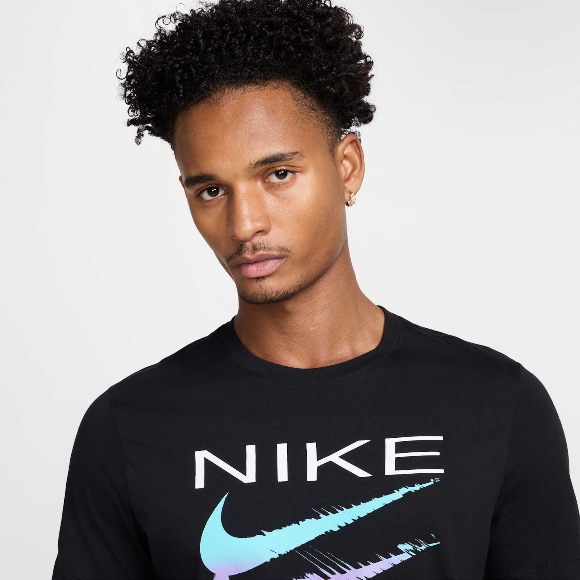 Camiseta Nike Swoosh Masculina - Foto 3