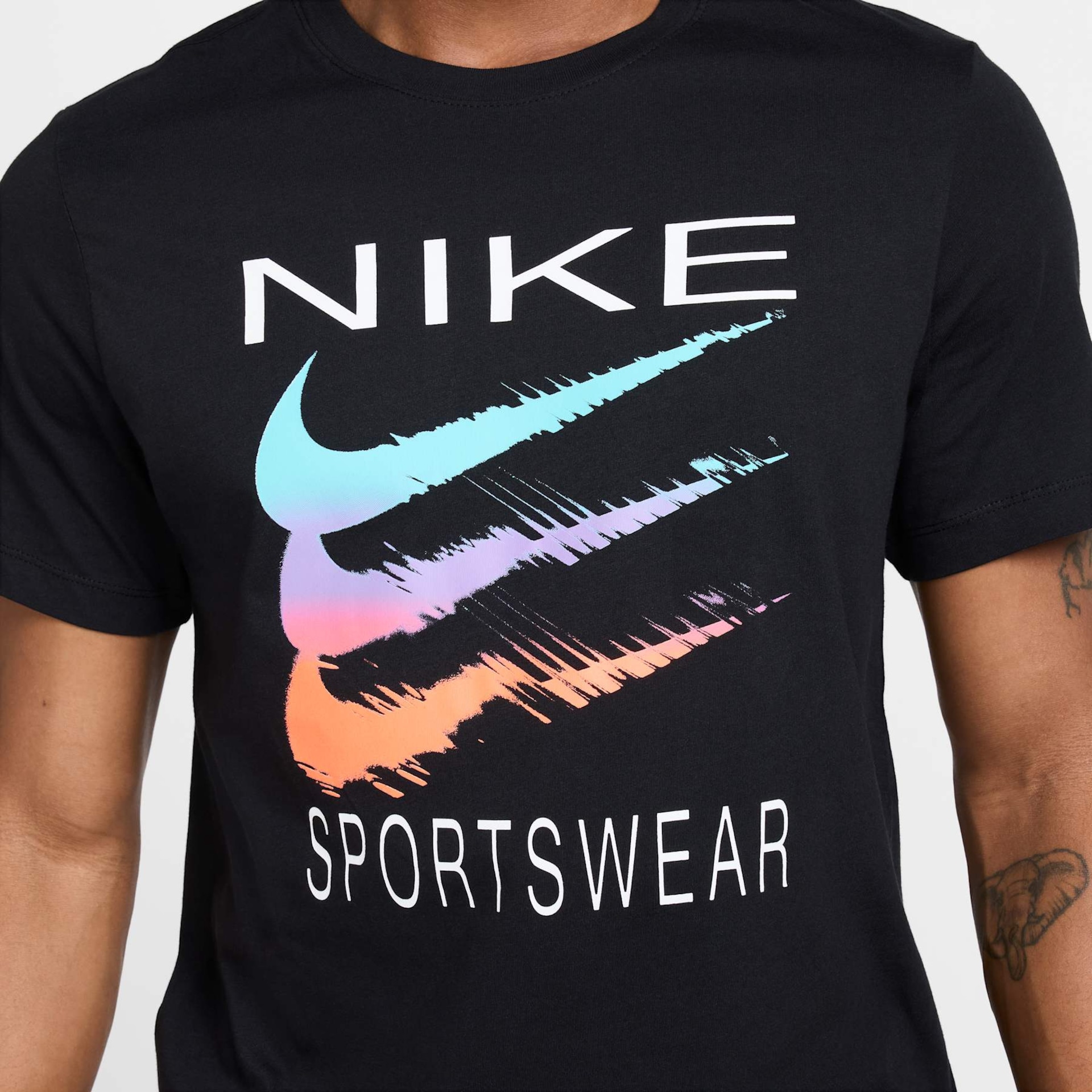 Camiseta Nike Swoosh Masculina - Foto 4
