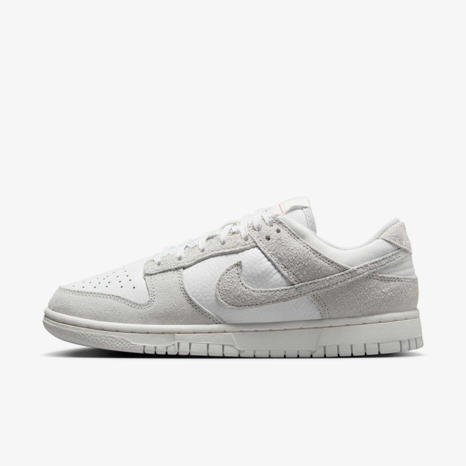 Tênis Nike Dunk Low Feminino - Foto 1