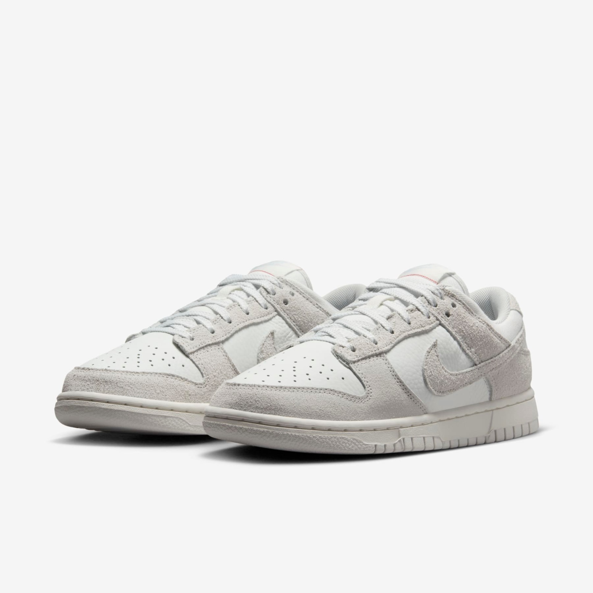 Tênis Nike Dunk Low Feminino - Foto 5