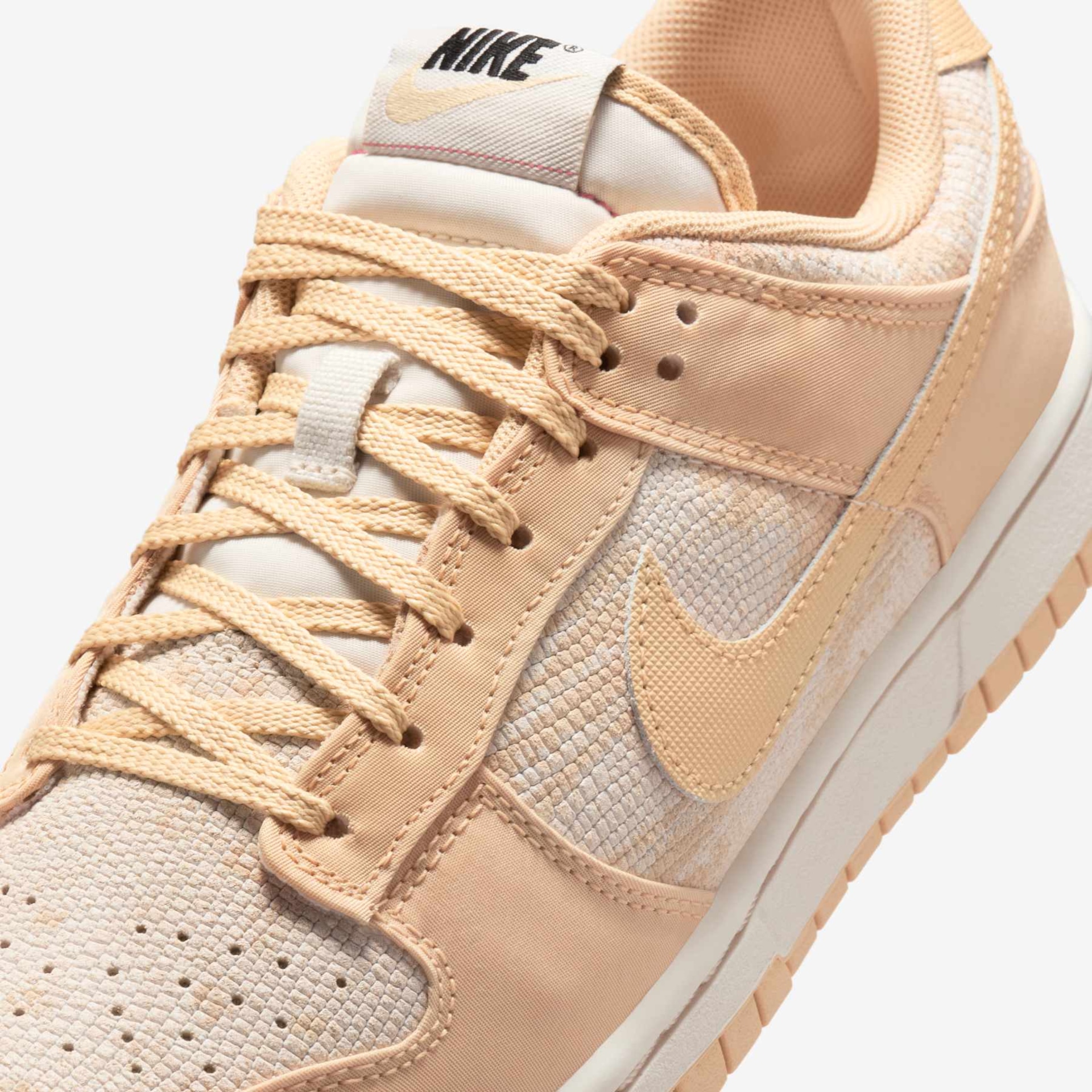Tênis Nike Dunk Low Feminino - Foto 7