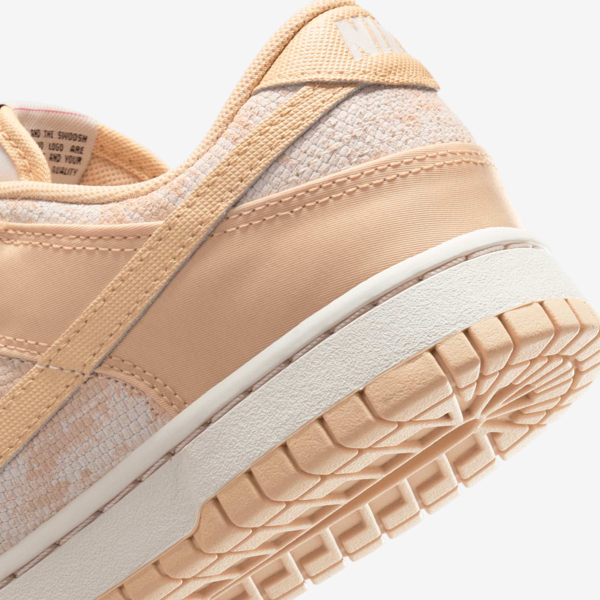 Tênis Nike Dunk Low Feminino - Foto 8