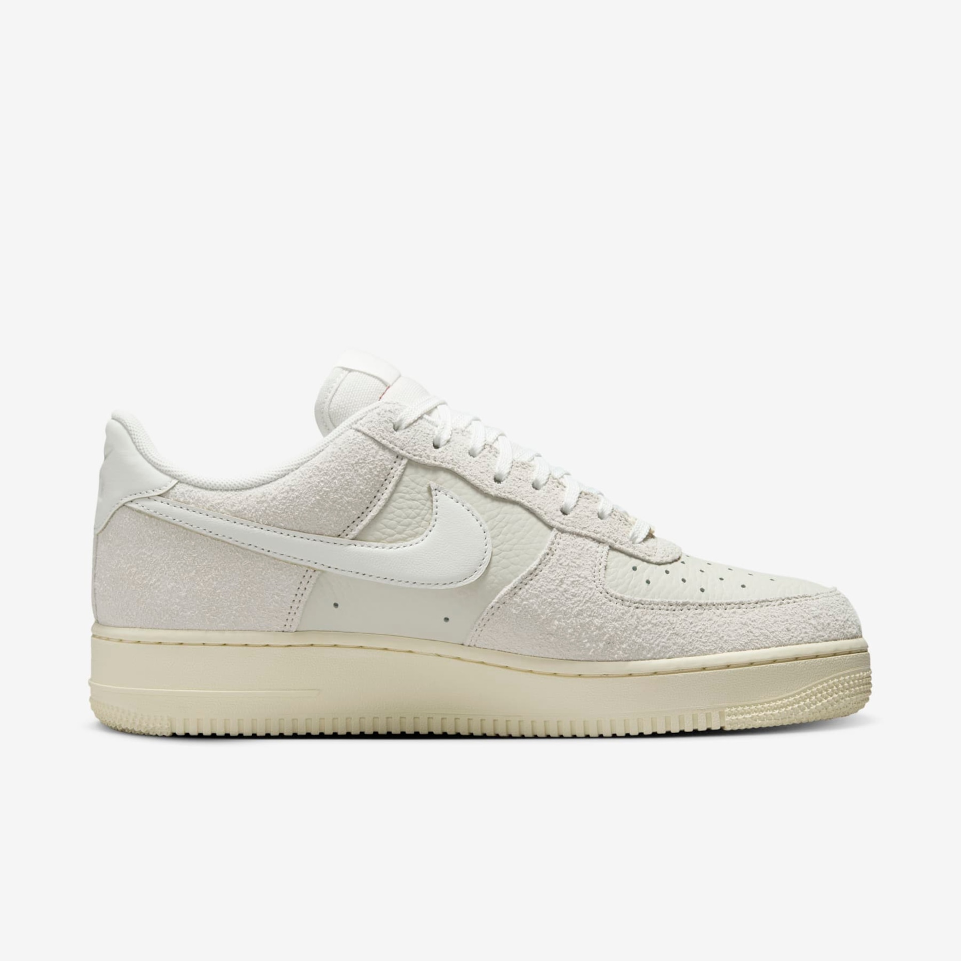 Tênis Nike Air Force 1 07 LX Masculino - Foto 3