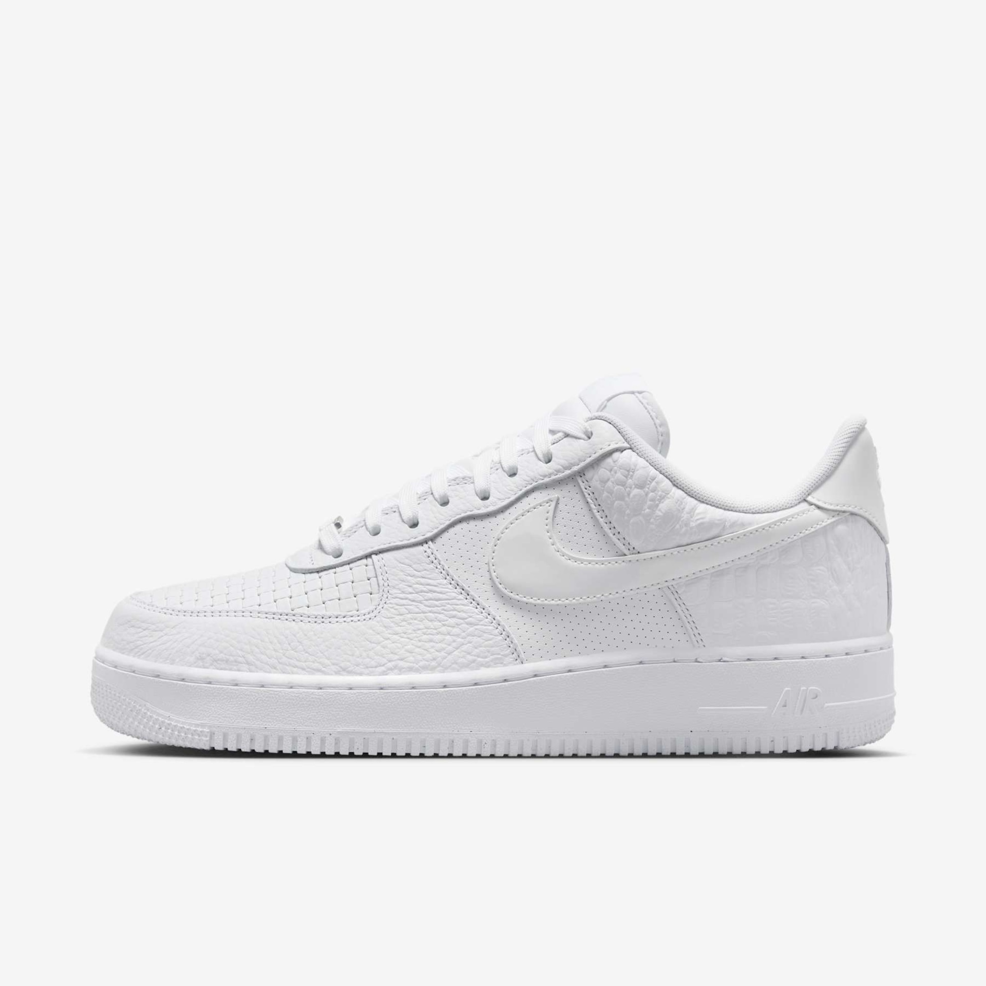Tênis Nike Air Force 1 07 LX Masculino - Foto 1