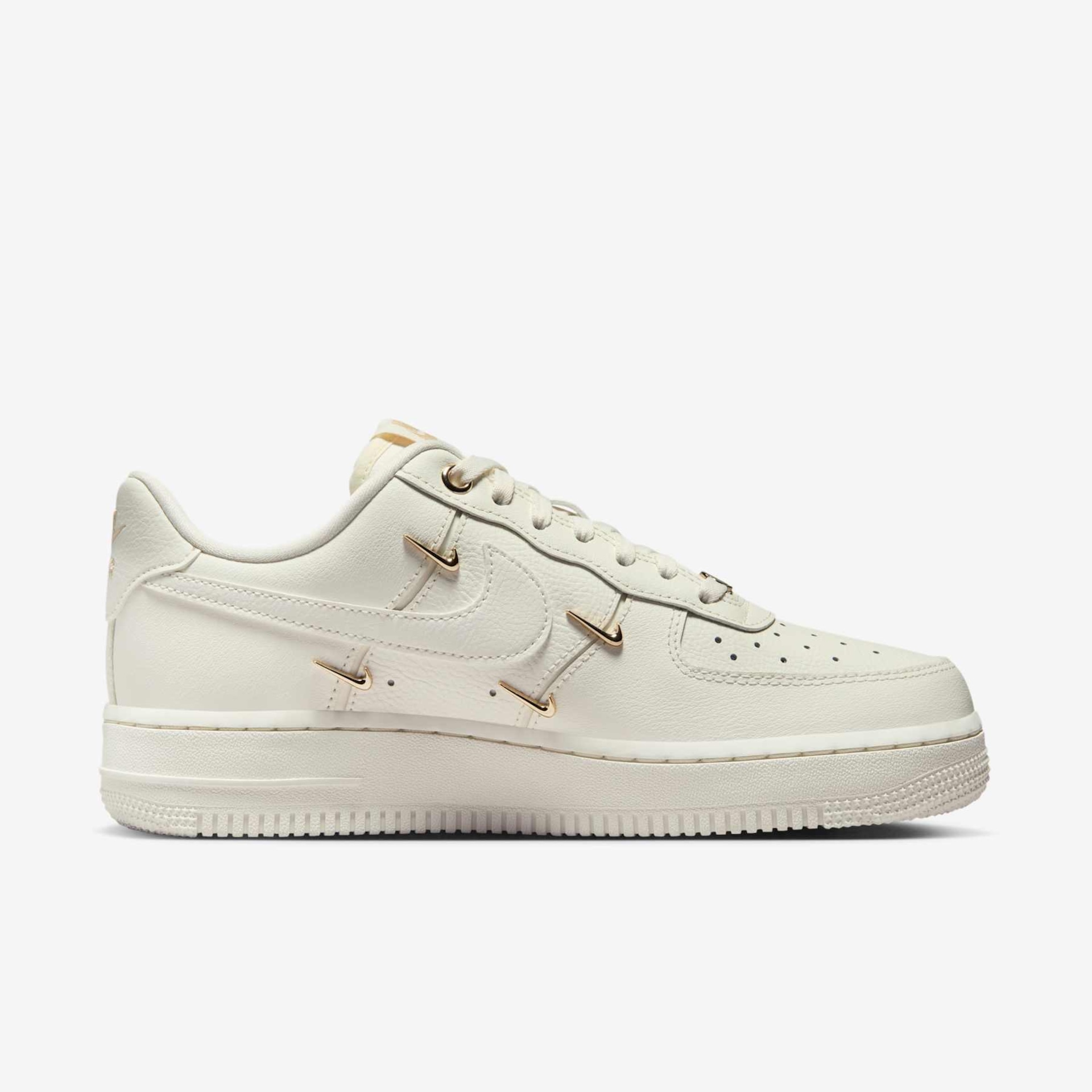 Tênis Nike Air Force 1 '07 LX Feminino - Foto 3