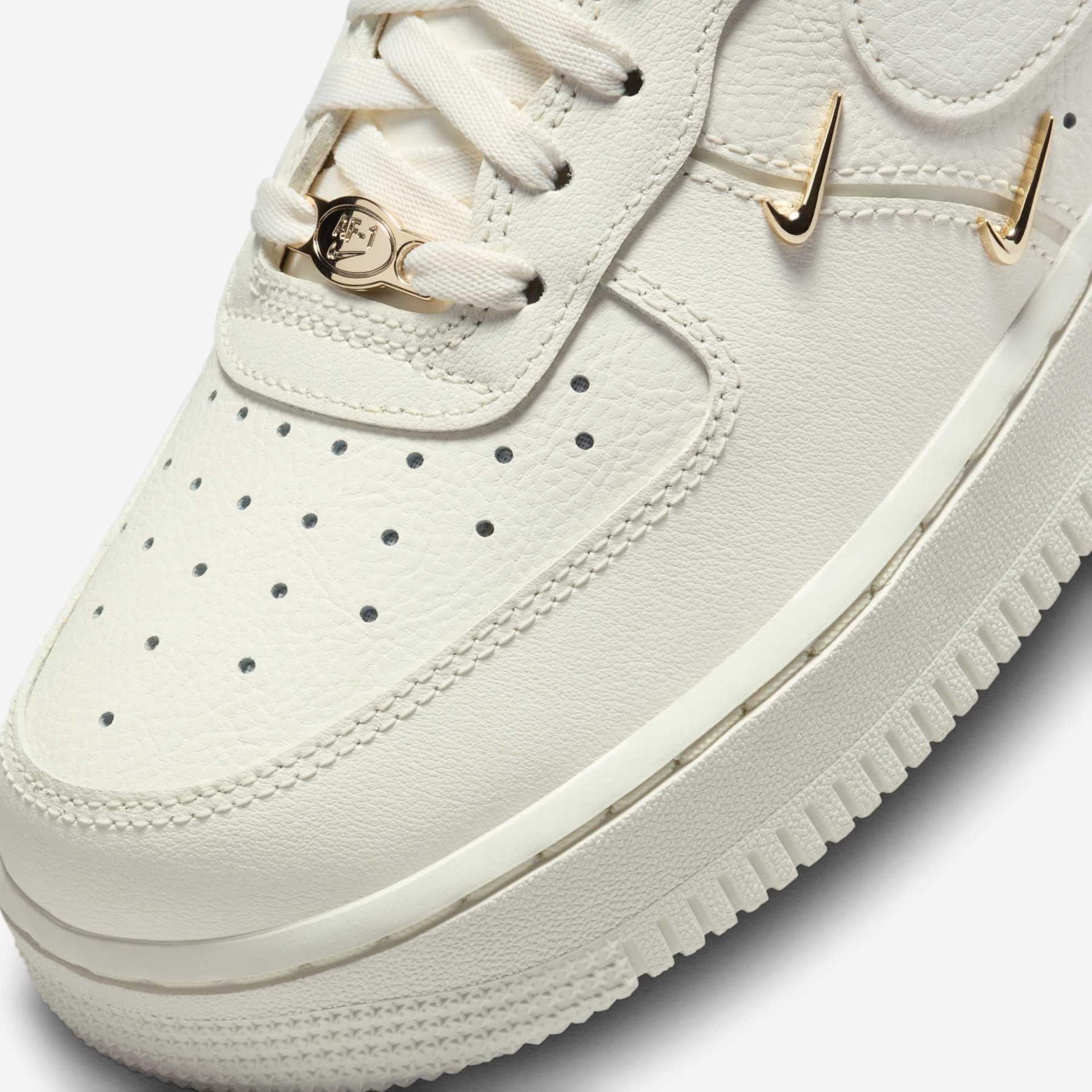 Tênis Nike Air Force 1 '07 LX Feminino - Foto 7