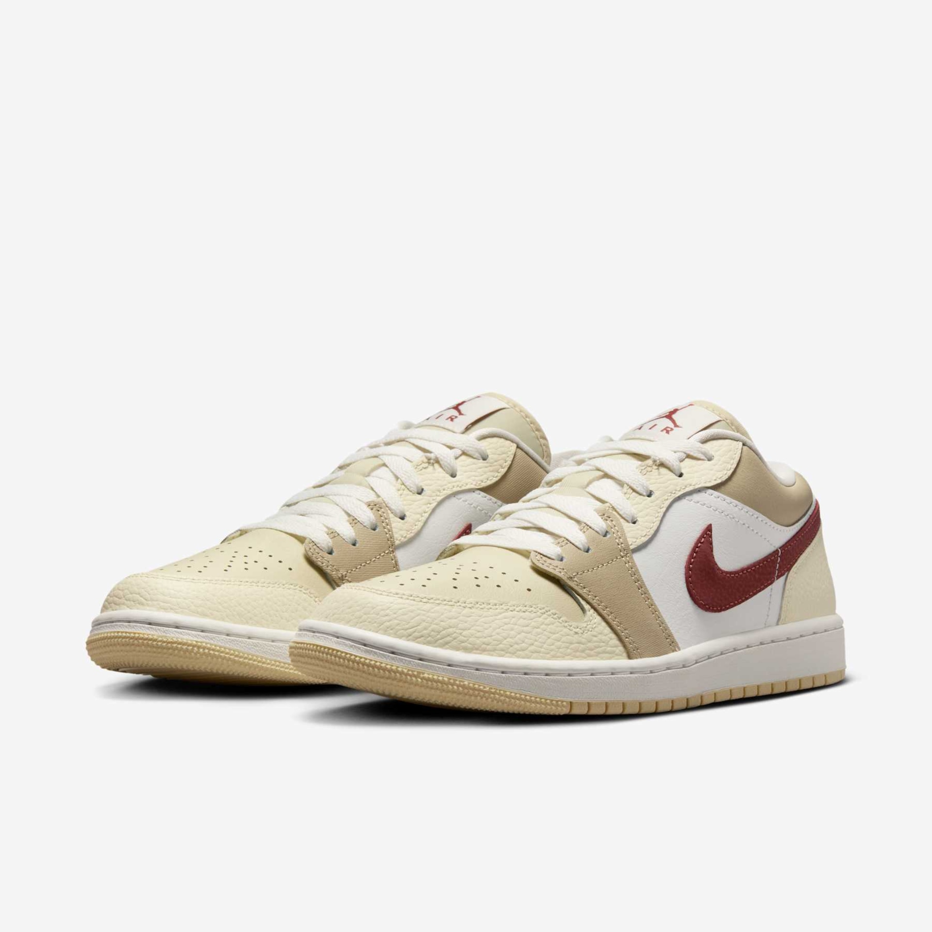 Tênis Air Jordan 1 Low Feminino - Foto 5