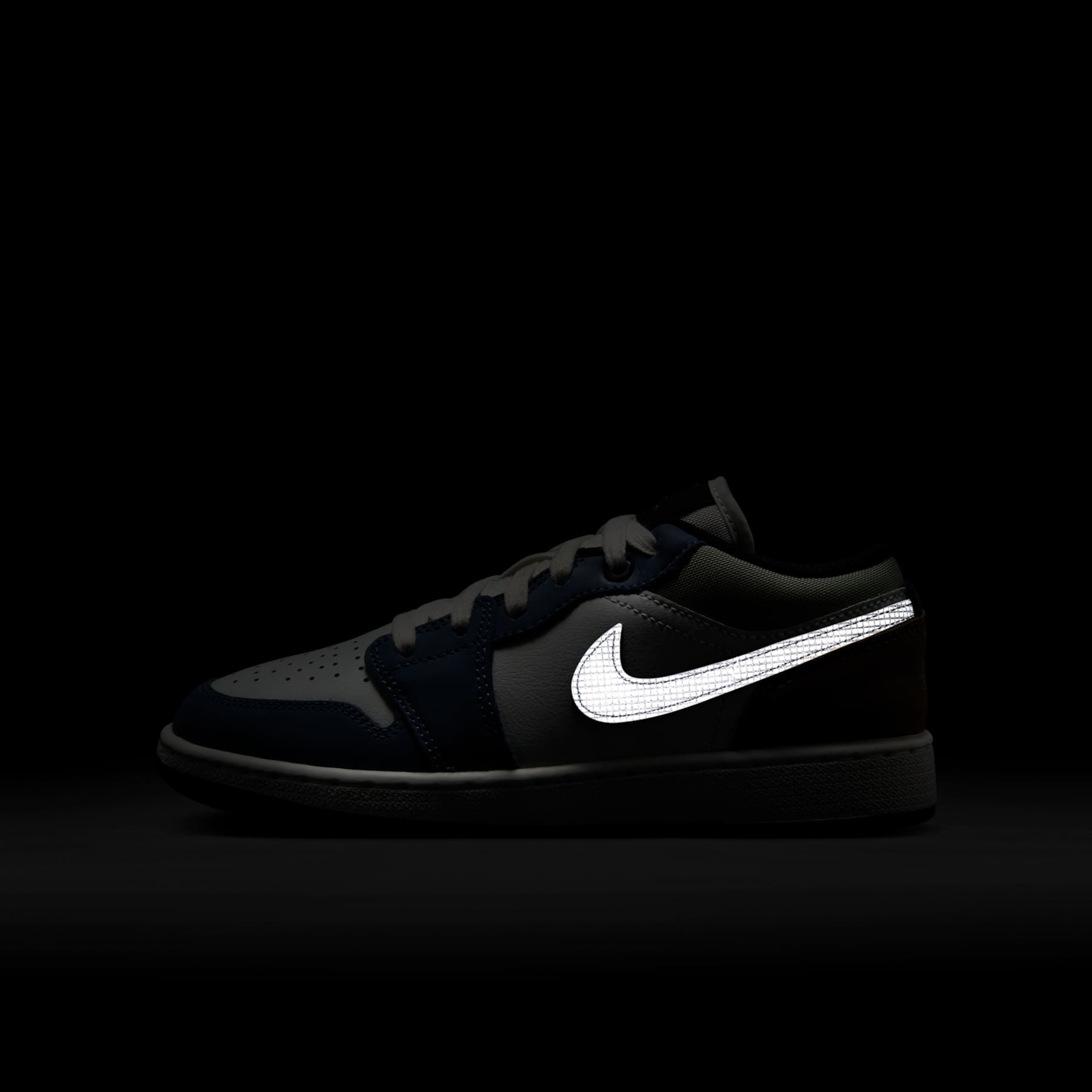 Tênis Air Jordan 1 Low Infantil - Foto 10