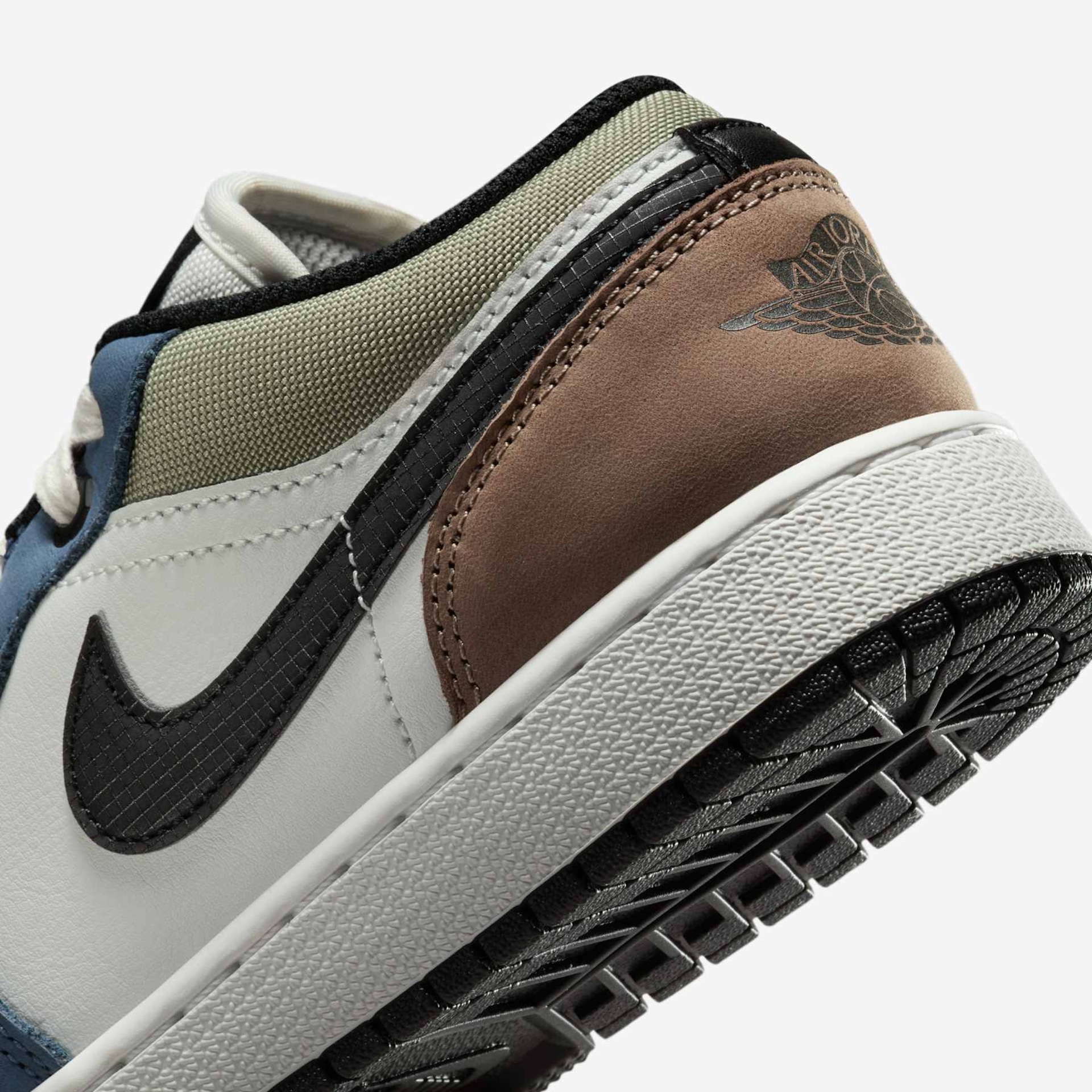 Tênis Air Jordan 1 Low Infantil - Foto 8