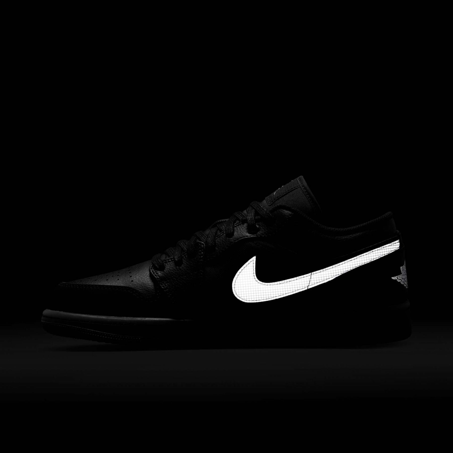 Tênis Air Jordan 1 Low SE Masculino - Foto 11