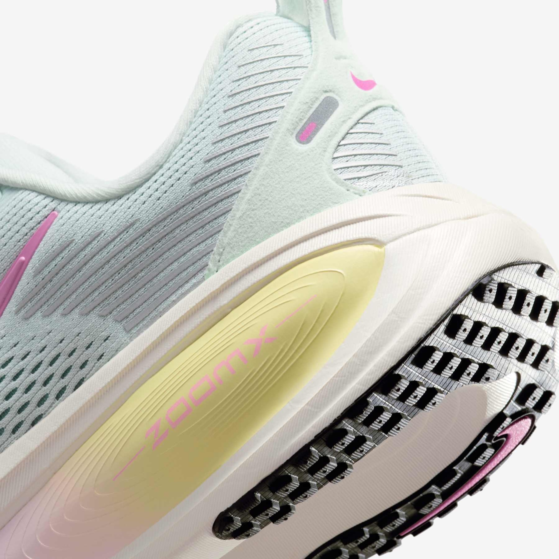 Tênis Nike Vomero 18 Feminno - Foto 8