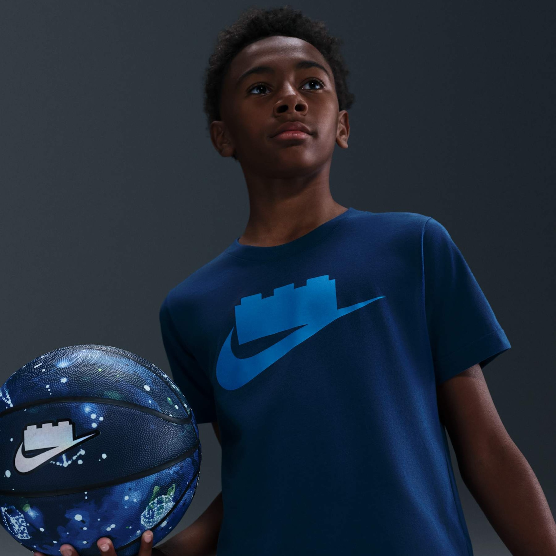 Camiseta Nike x LEGO® Collection Infantil - Foto 3