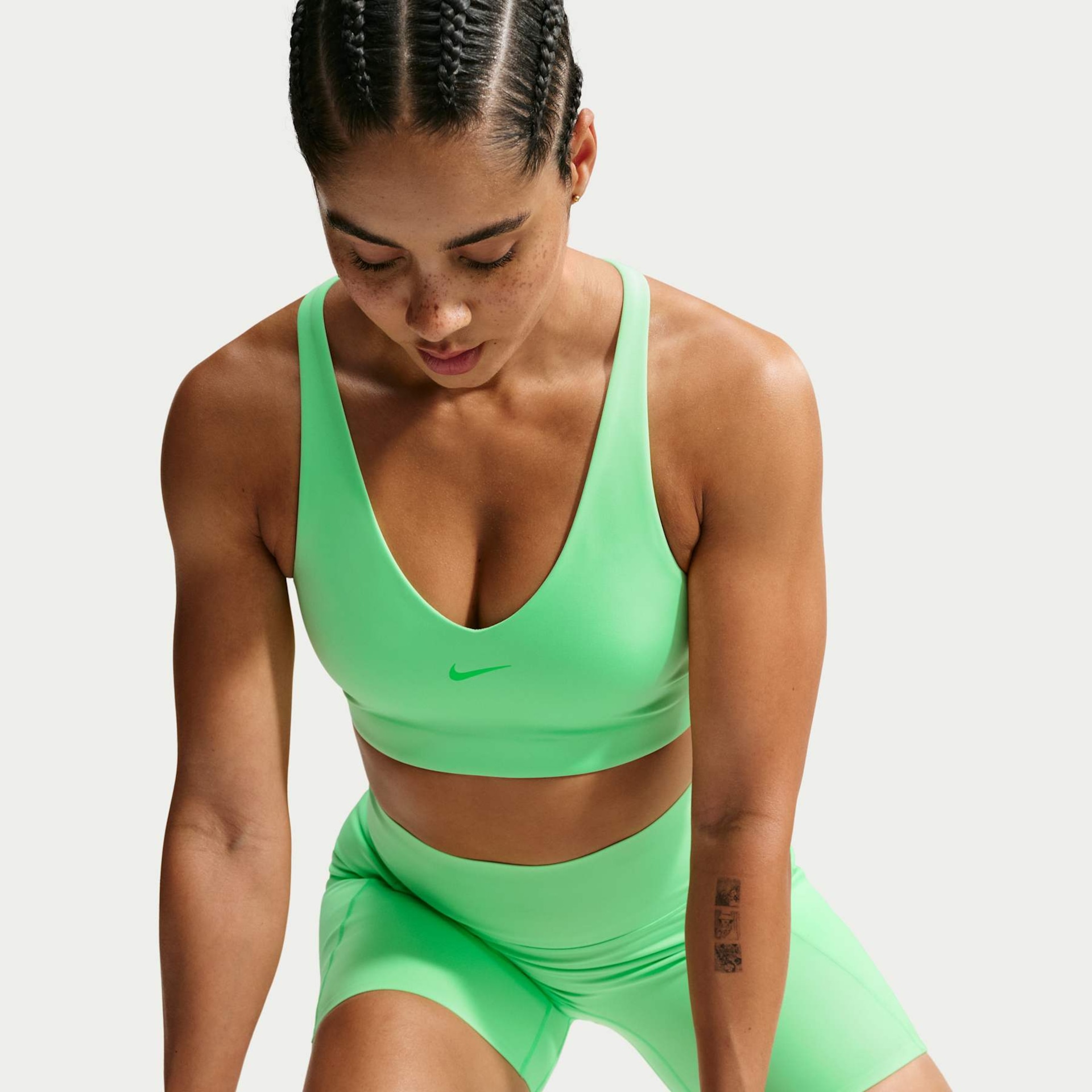 Top Nike Universa Feminino - Foto 3