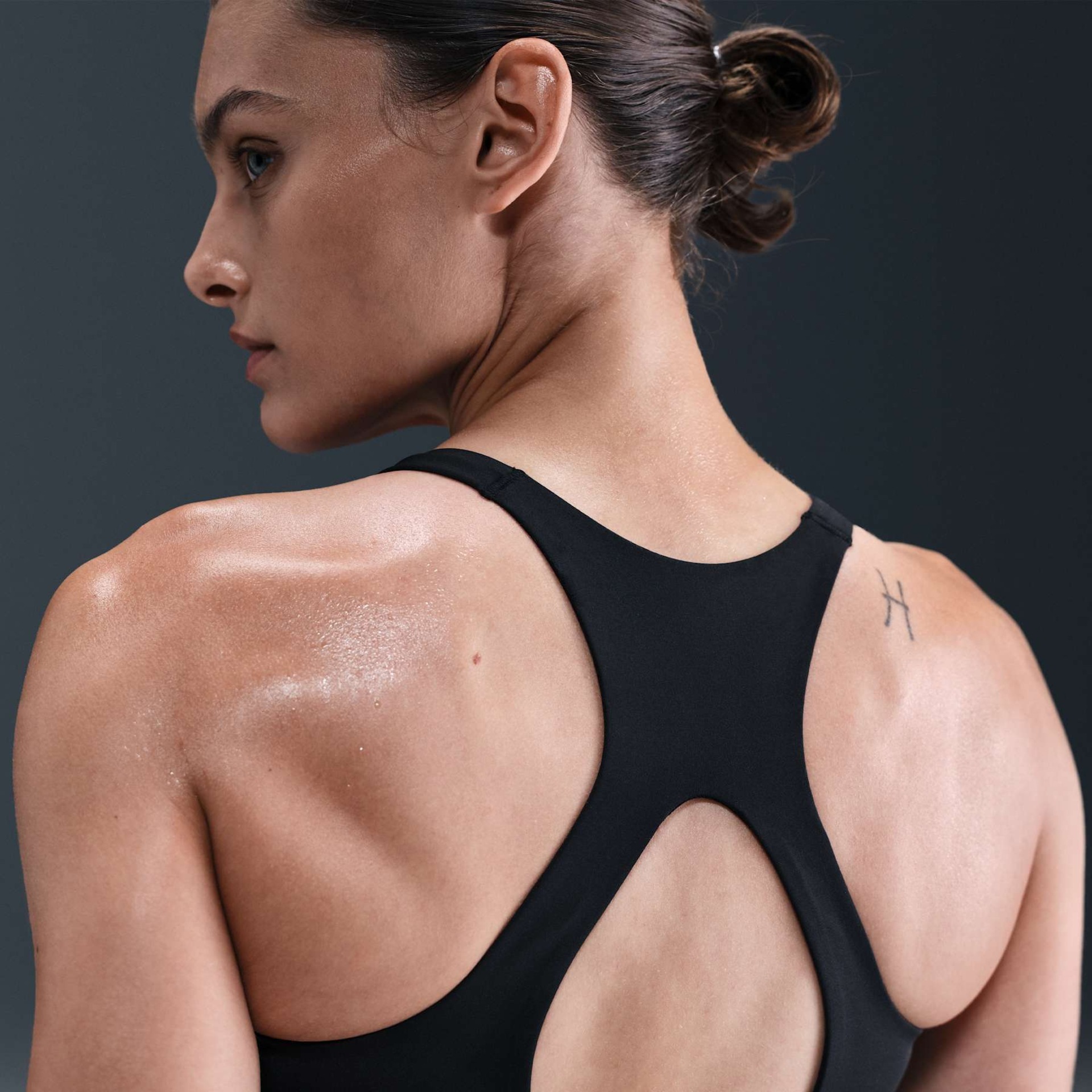 Top Nike Universa Feminino - Foto 2