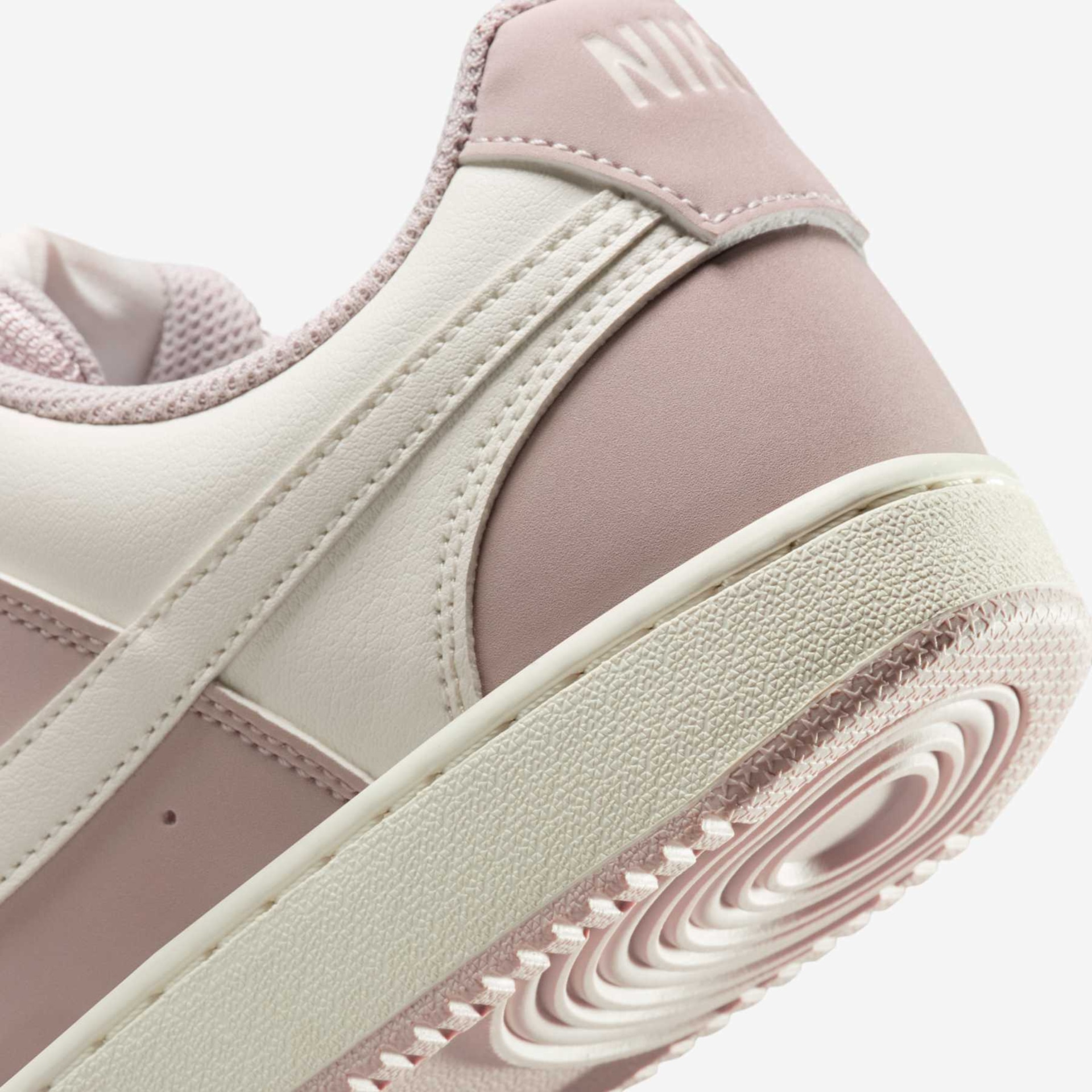 Tênis Nike Court Vision Low Feminino - Foto 8