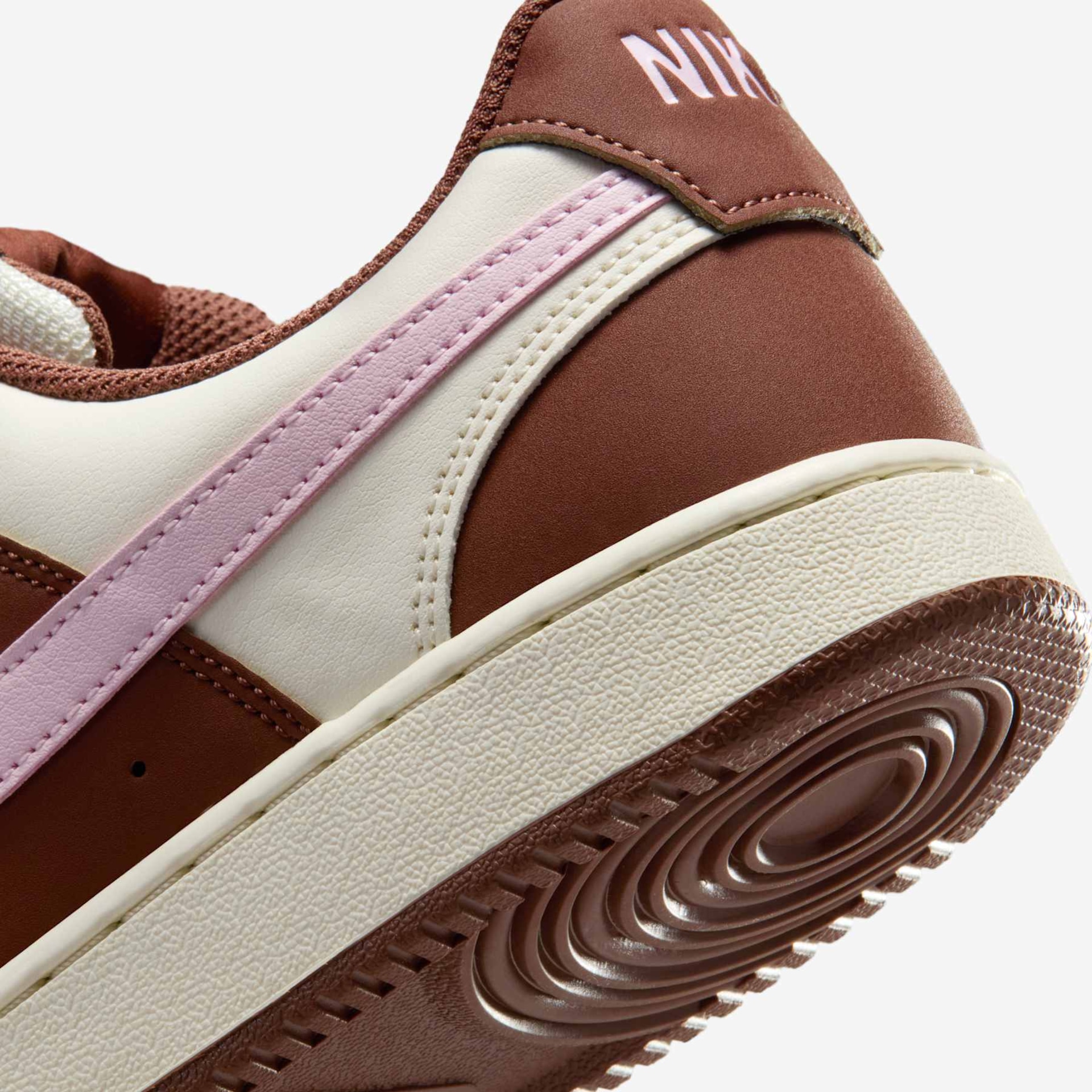 Tênis Nike Court Vision Low Feminino - Foto 8