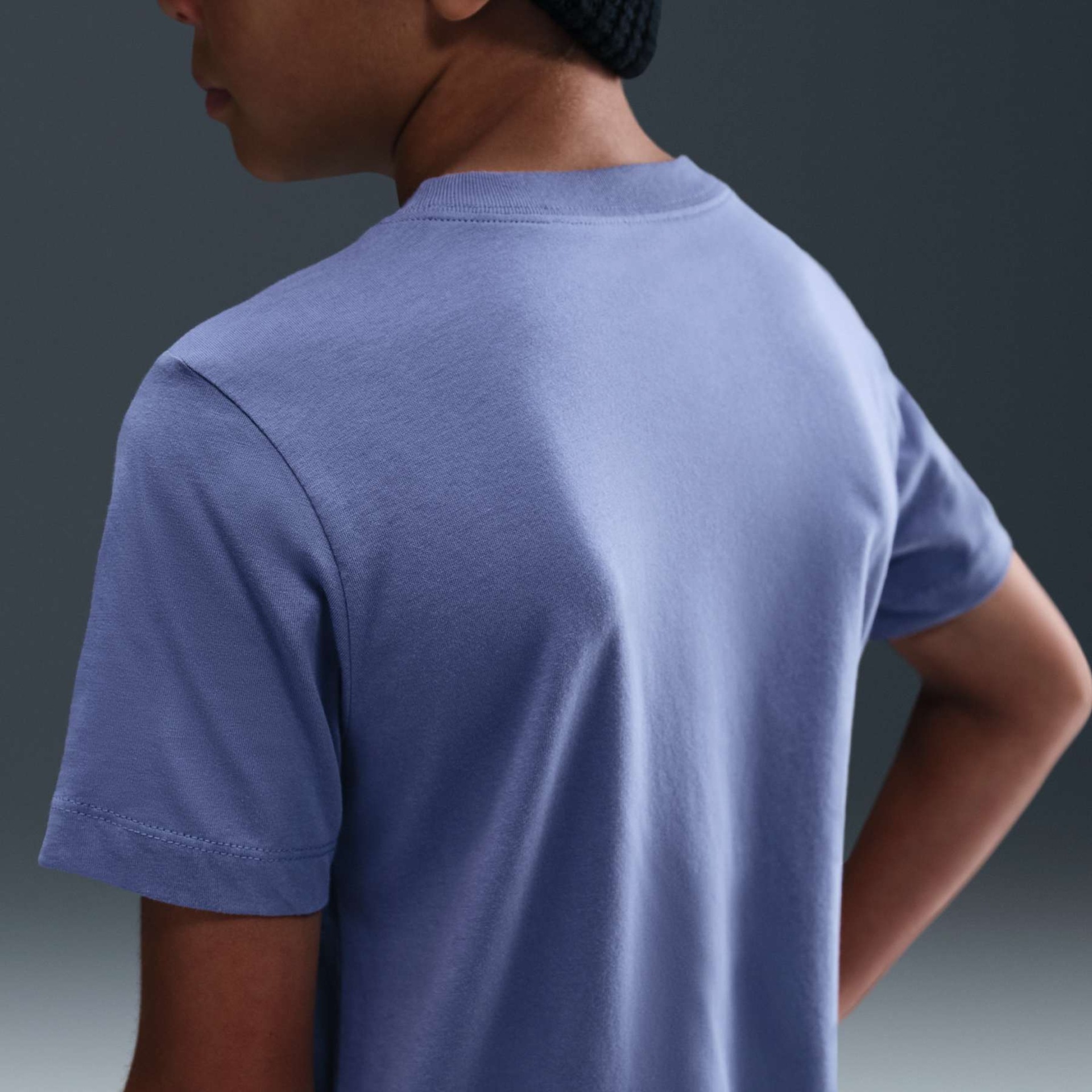 Camiseta Nike Club Brand Energy Infantil - Foto 2