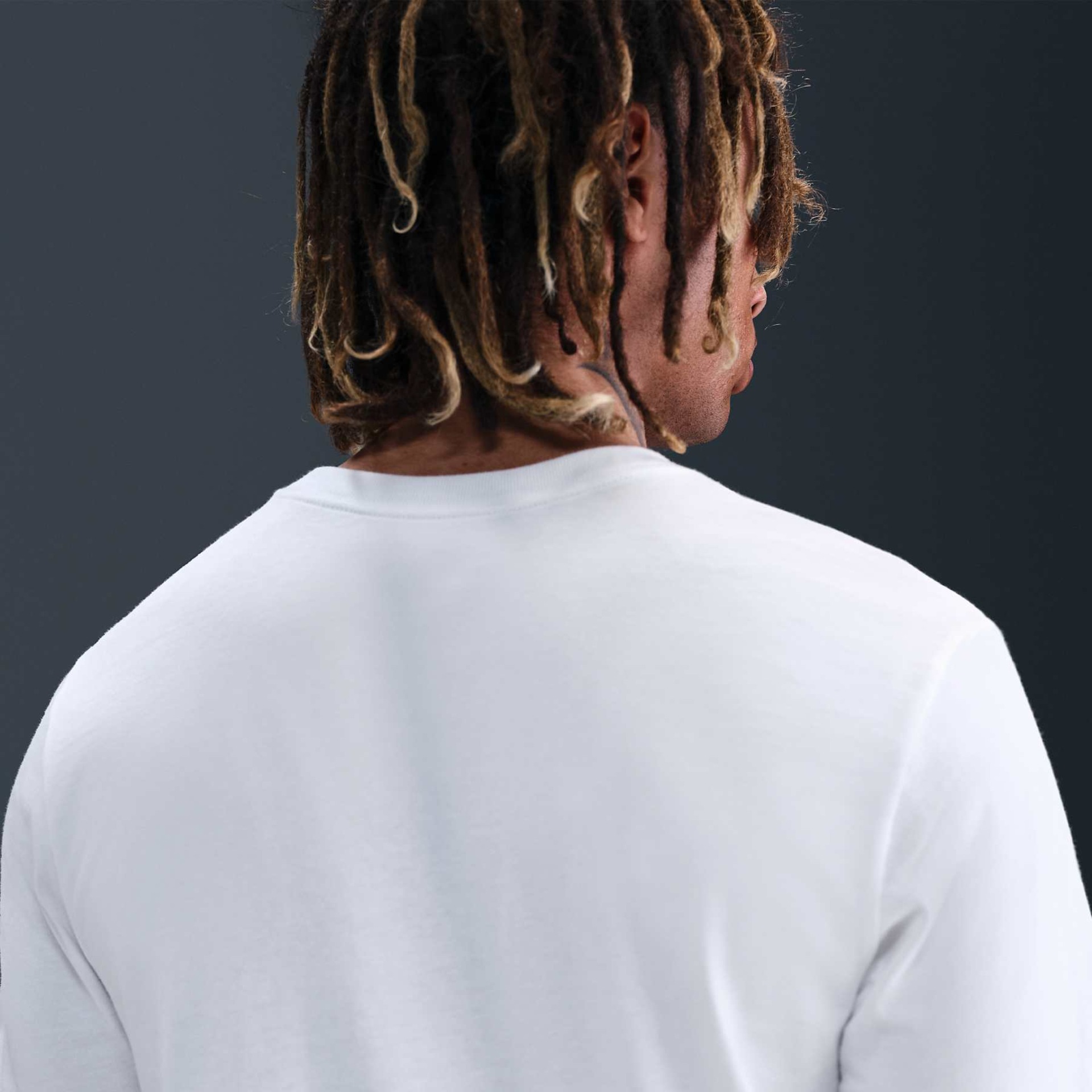 Camiseta Nike Sportswear SSNL Club Masculina - Foto 2