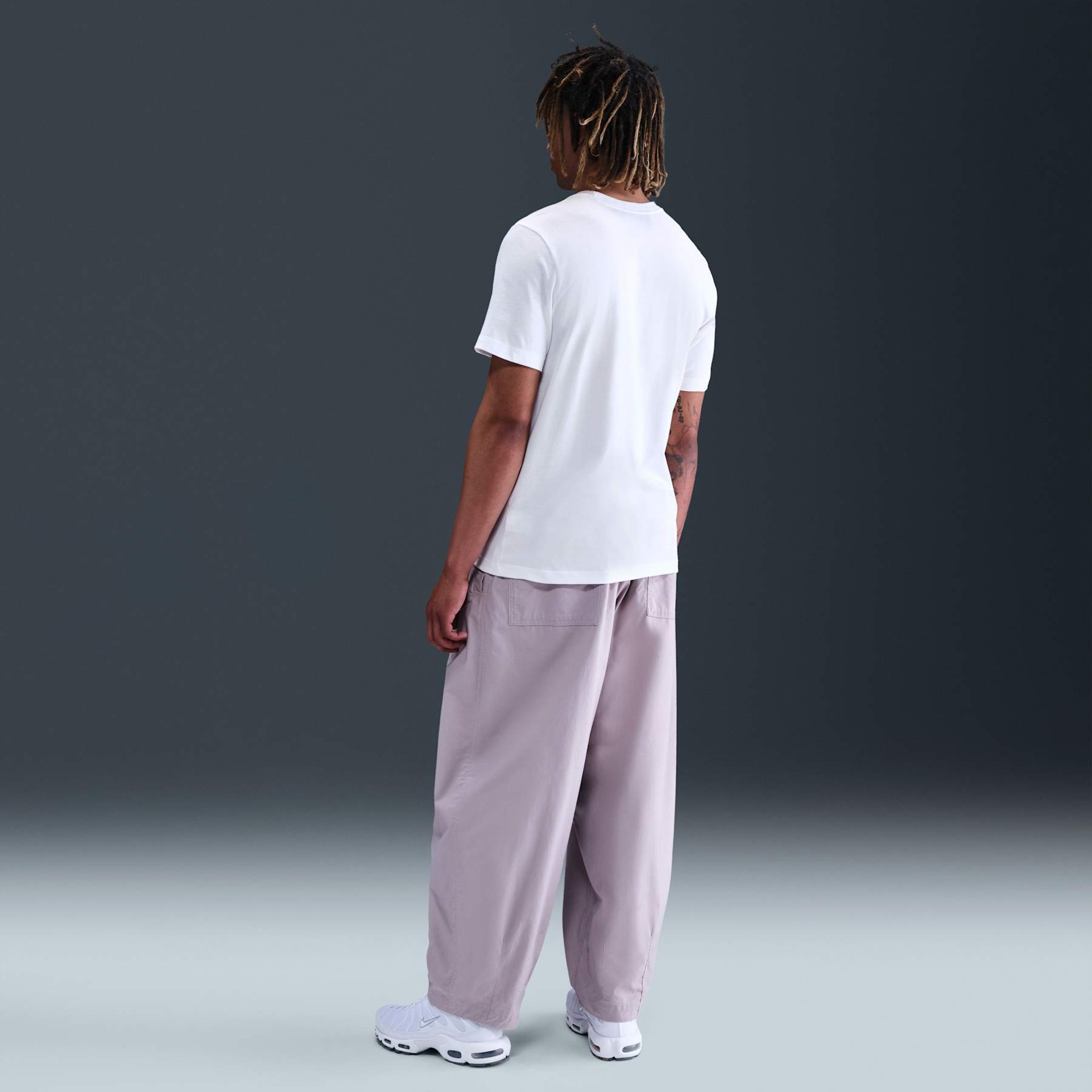 Camiseta Nike Sportswear SSNL Club Masculina - Foto 5