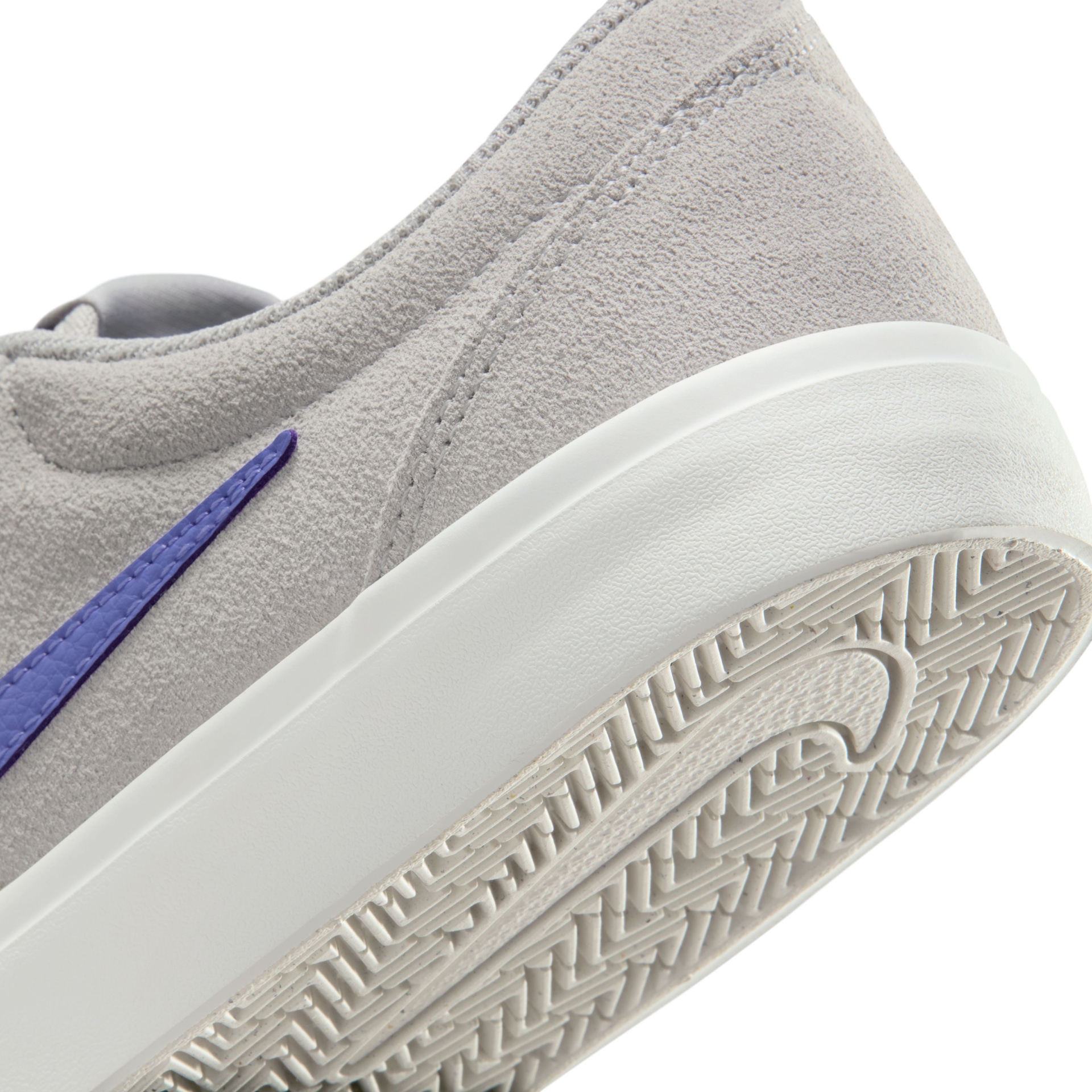 Tênis Nike Charge Suede Feminino - Foto 9