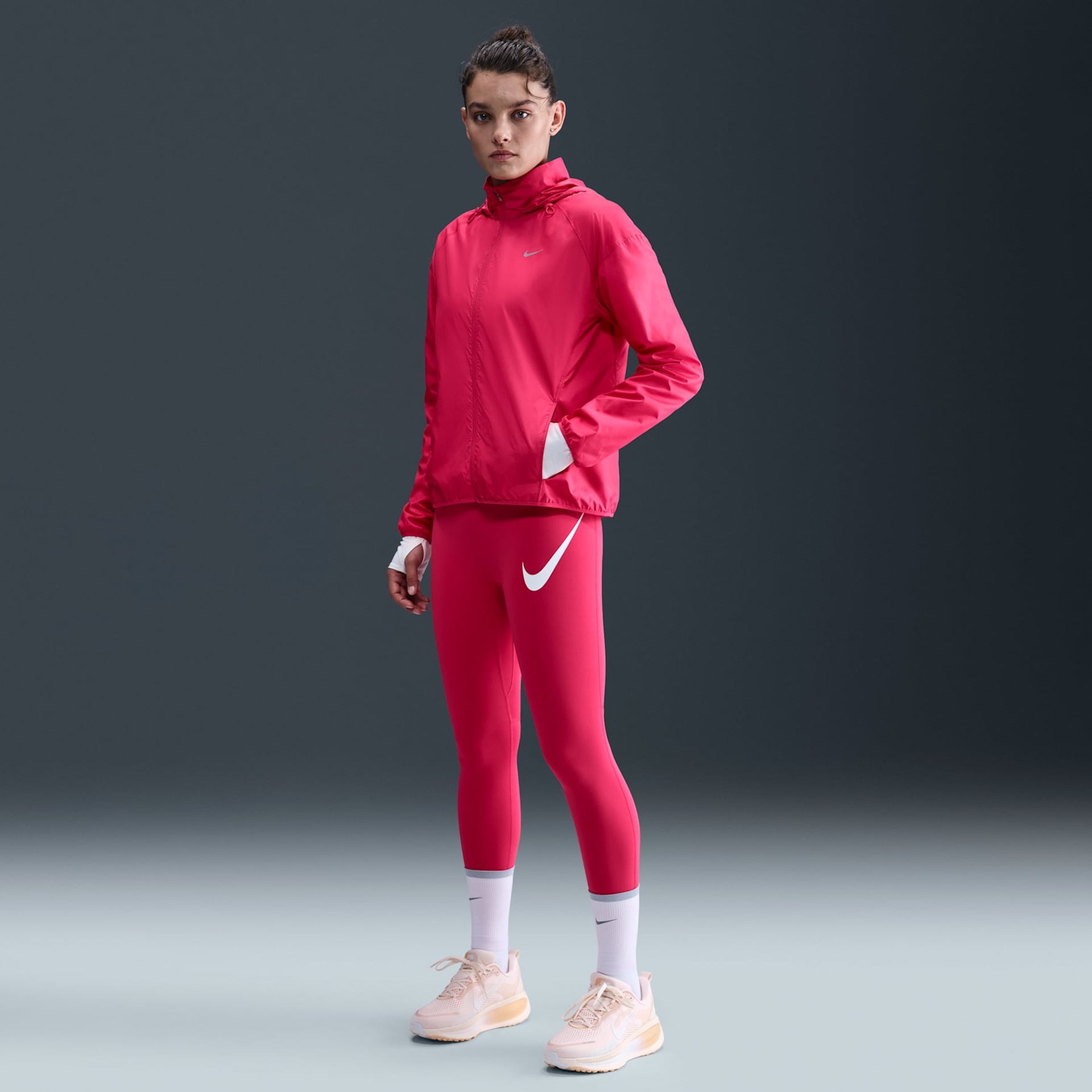 Jaqueta Nike Tempo Repel Feminina - Foto 4