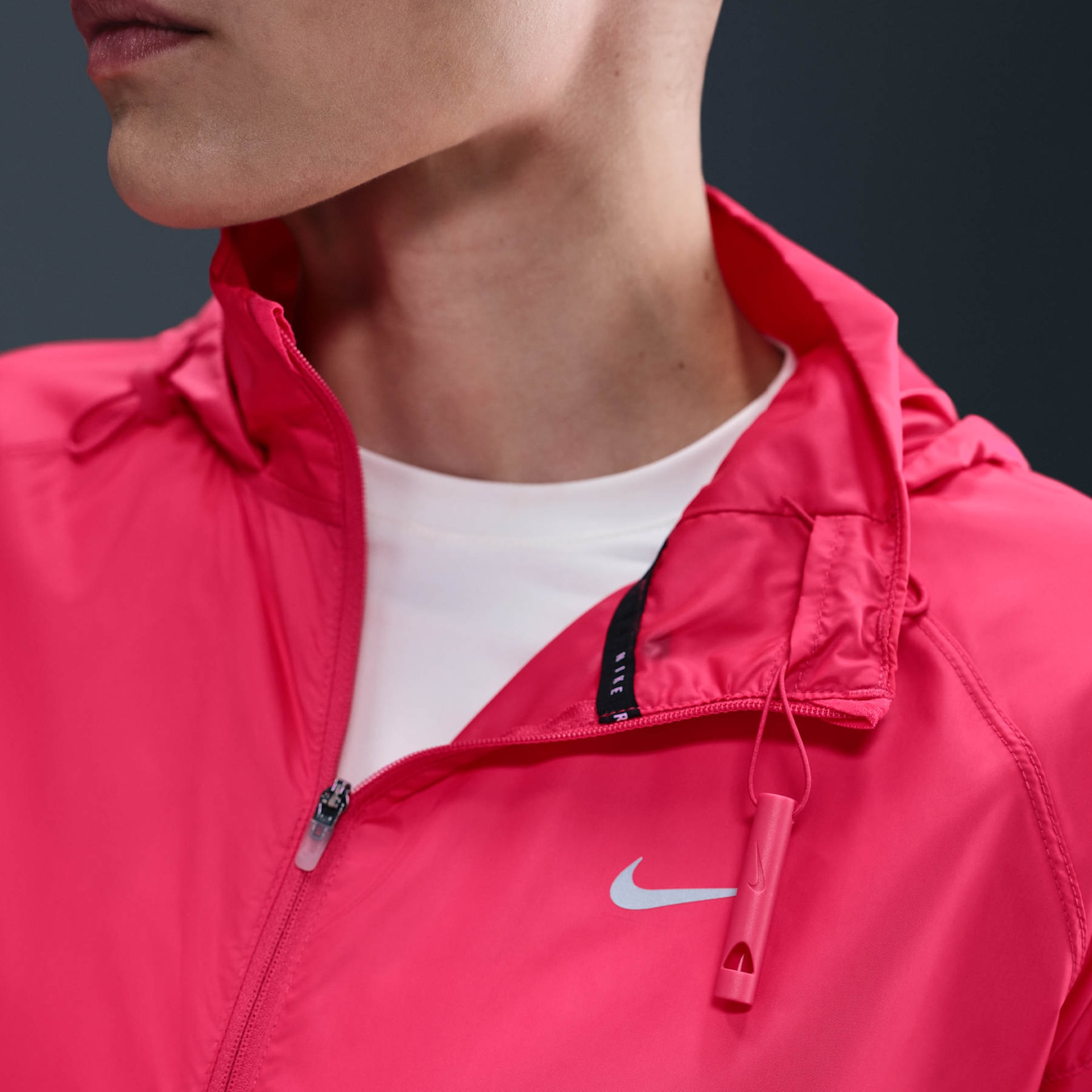 Jaqueta Nike Tempo Repel Feminina - Foto 6