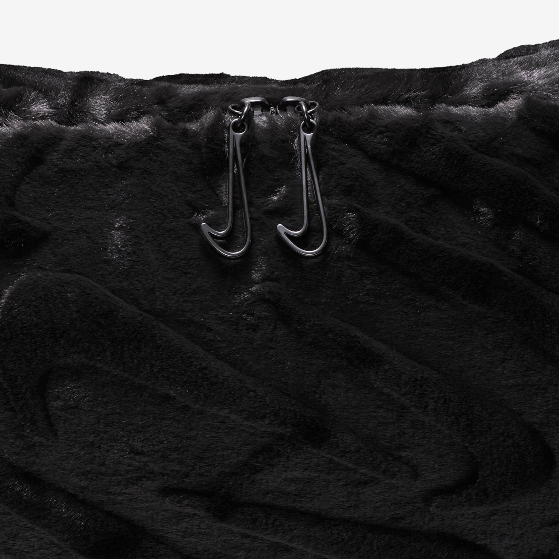 Bolsa Nike Sportswear Slouchy Faux Fur Feminina - Foto 5