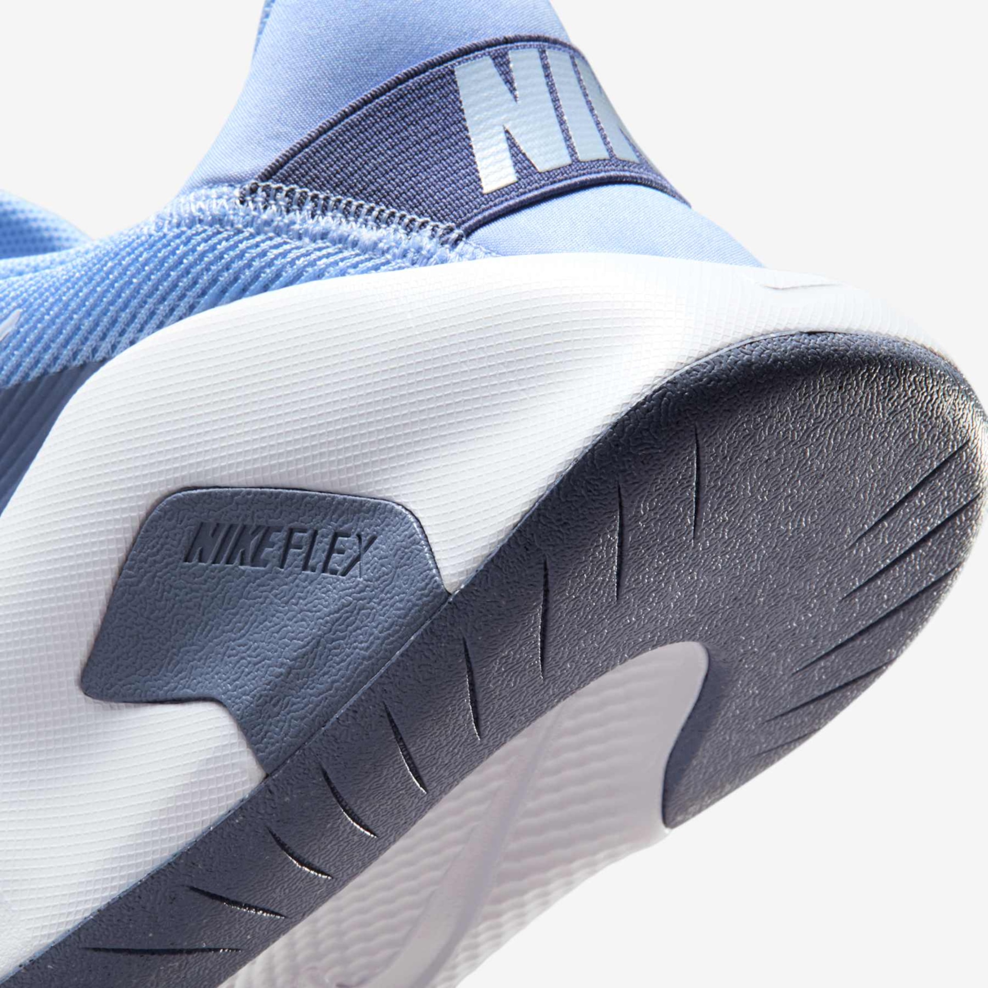 Tênis Nike Flex Train Feminino - Foto 8