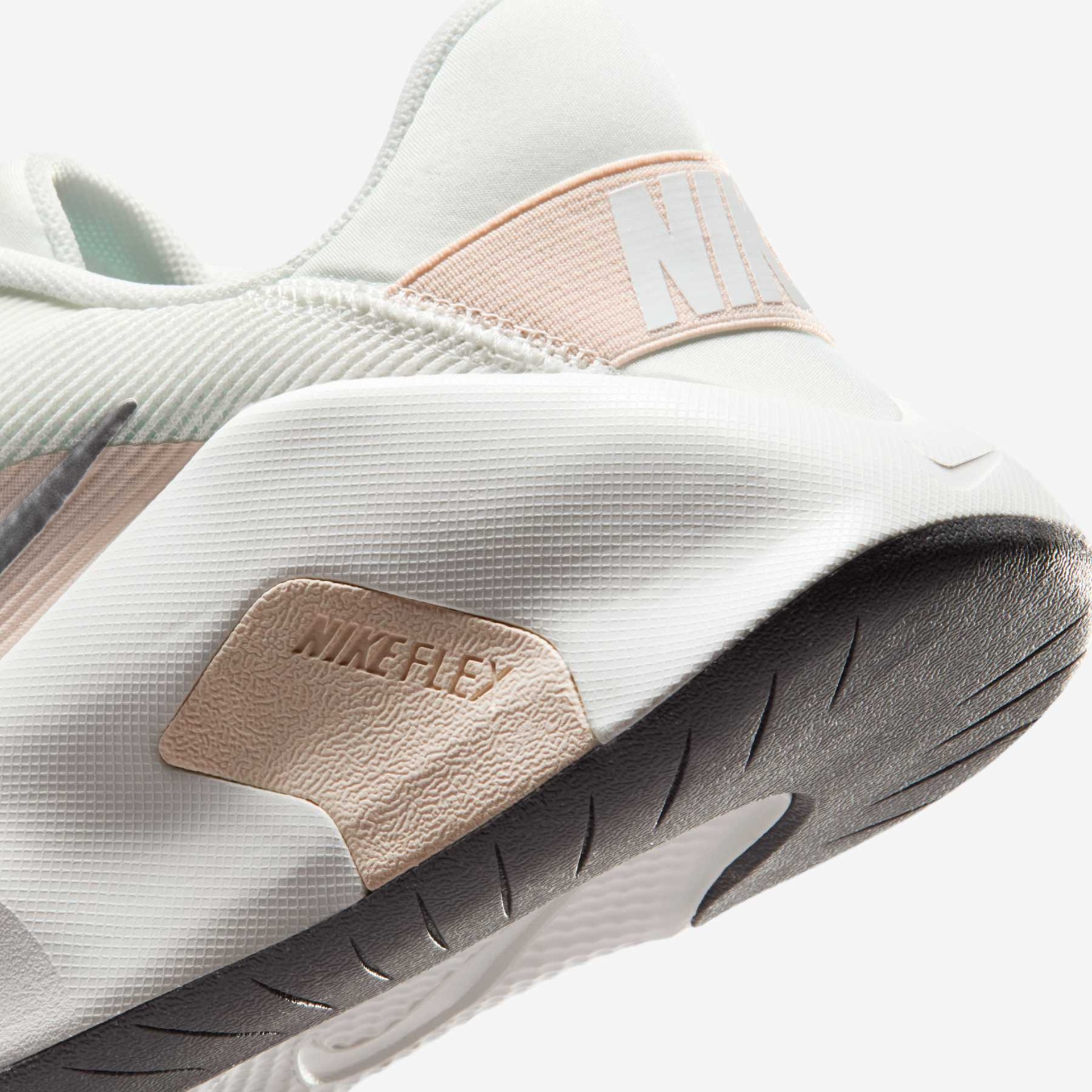 Tênis Nike Flex Train Feminino - Foto 8