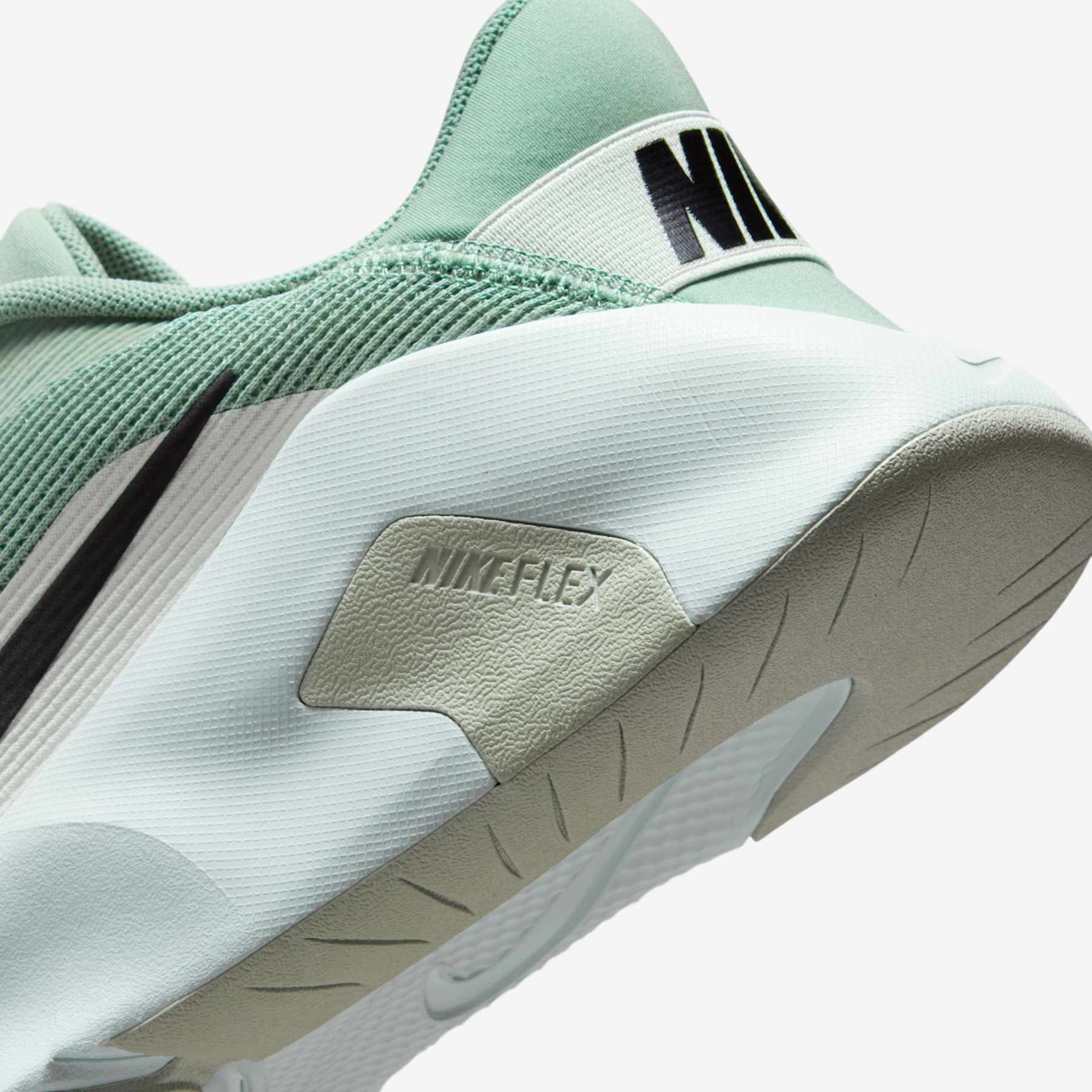 Tênis Nike Flex Train Feminino - Foto 8