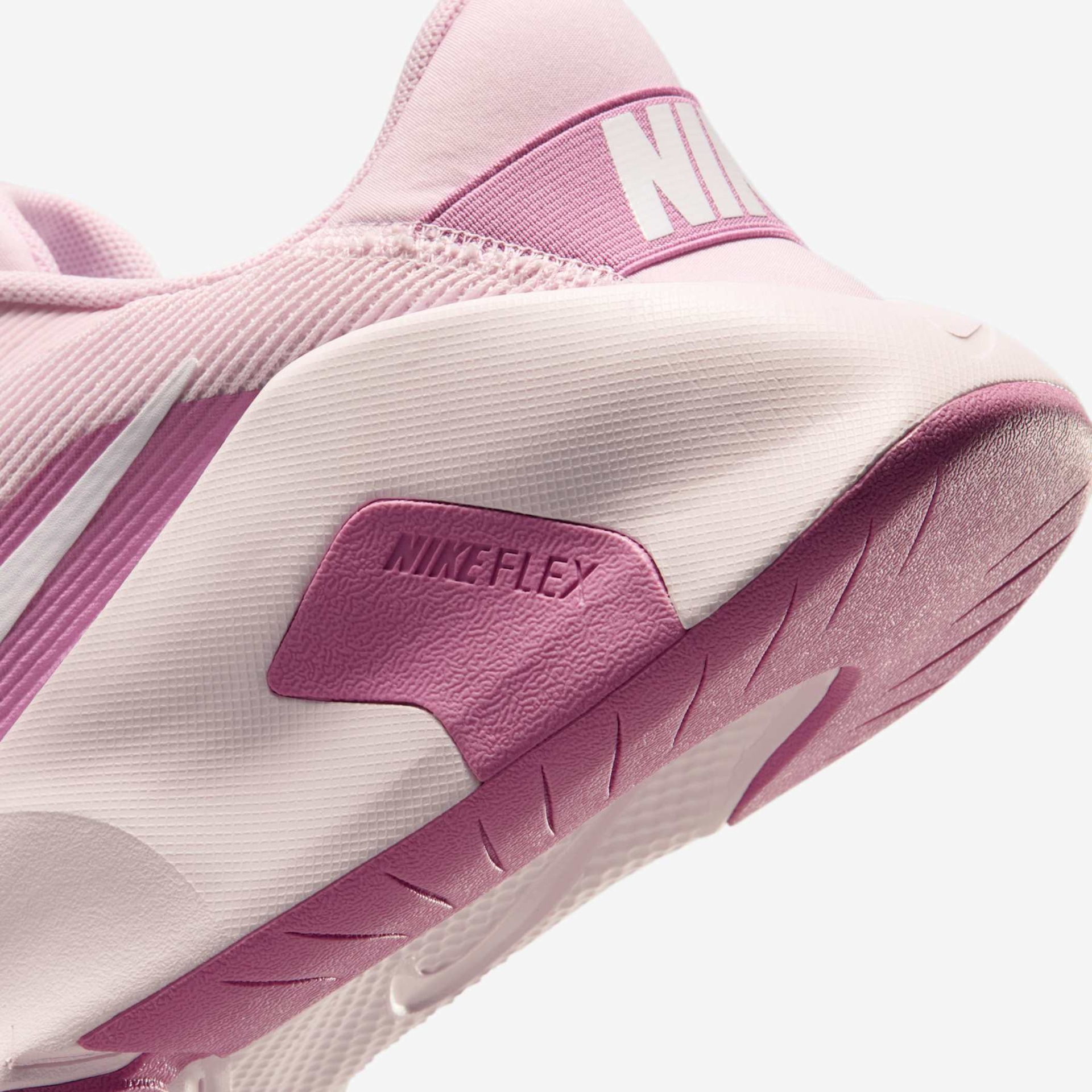 Tênis Nike Flex Train Feminino - Foto 8