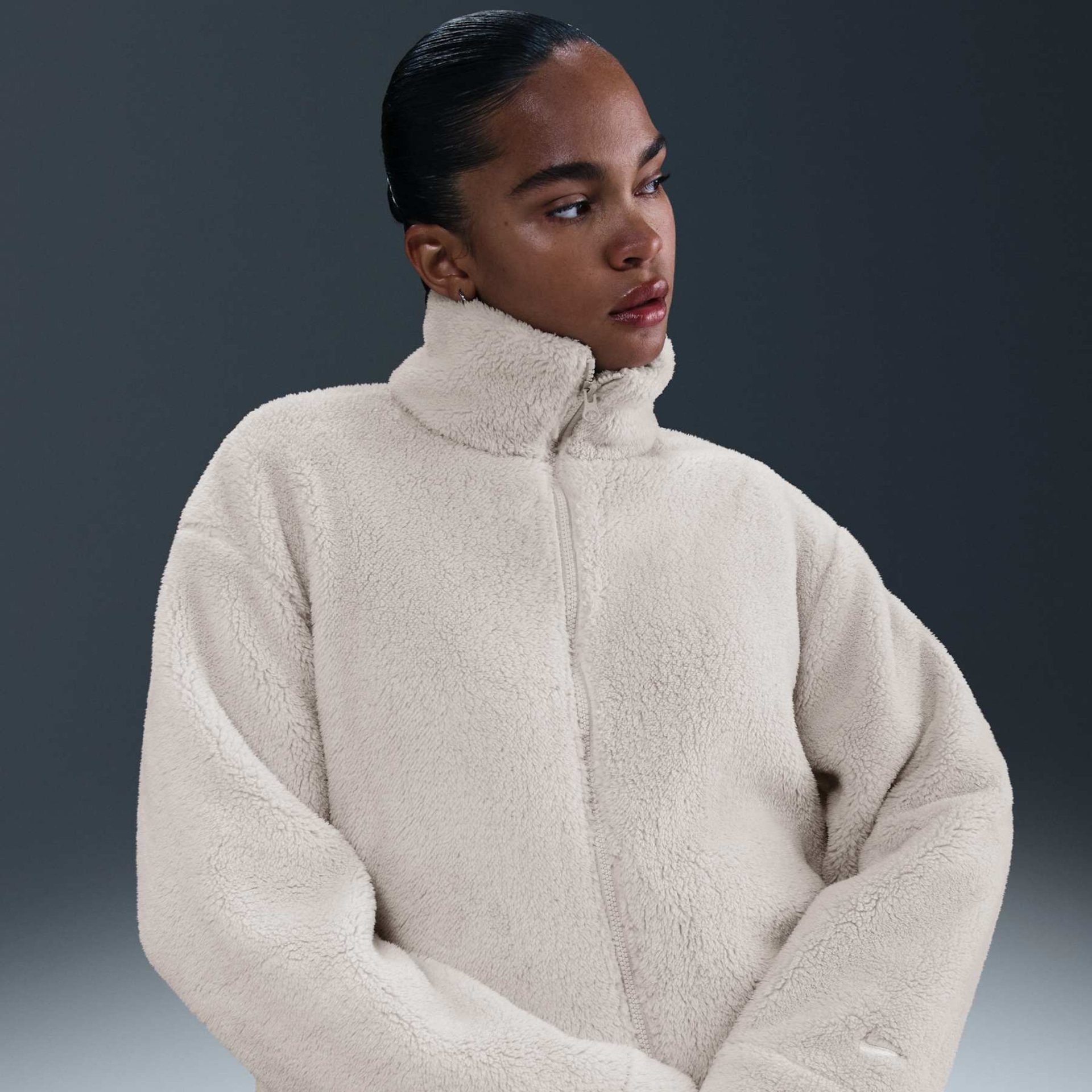 Imagem principal de Jaqueta Nike Sportswear Essential Sherpa Oversized Feminina