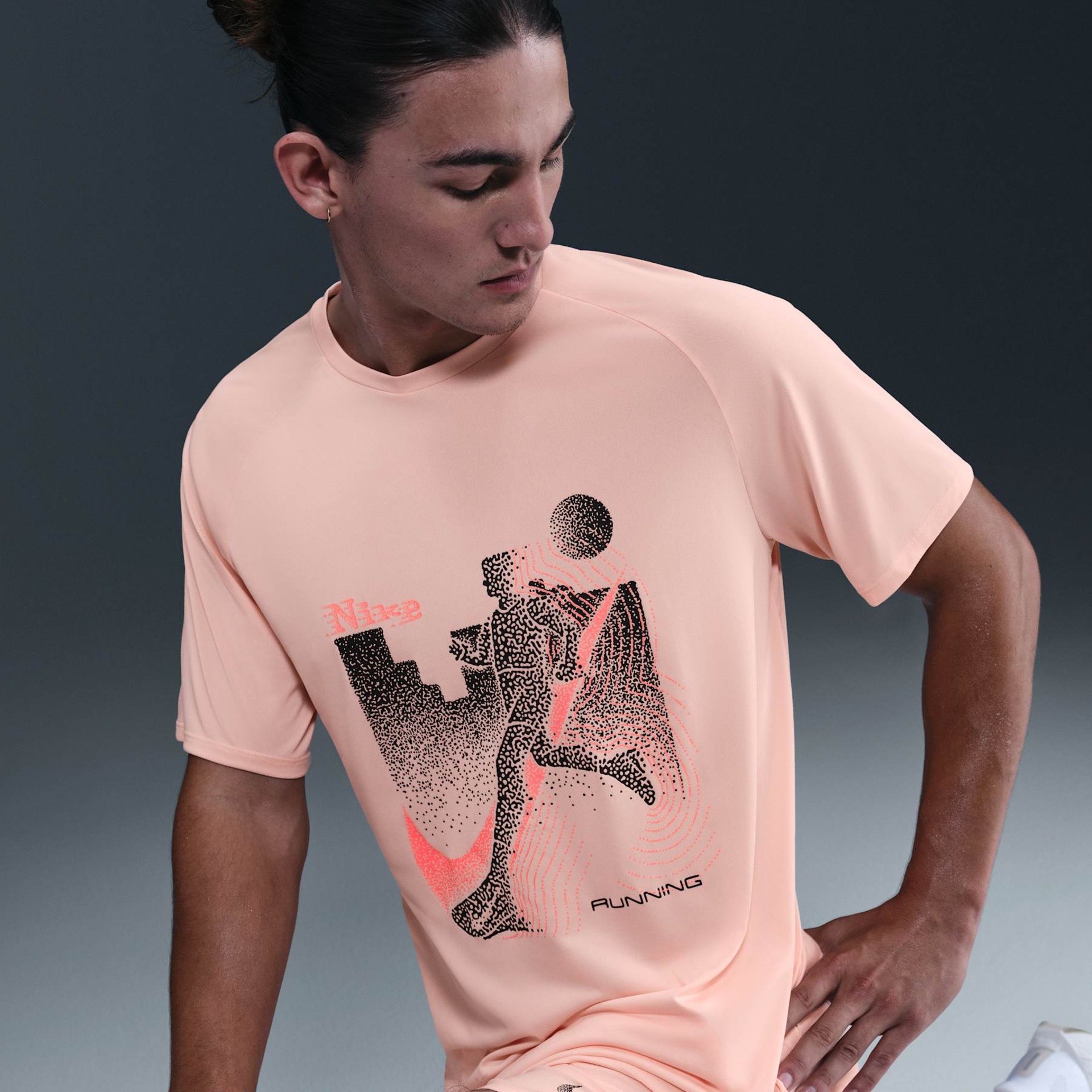 Camiseta Dri-FIT Nike Run Energy Stride Masculina - Foto 3