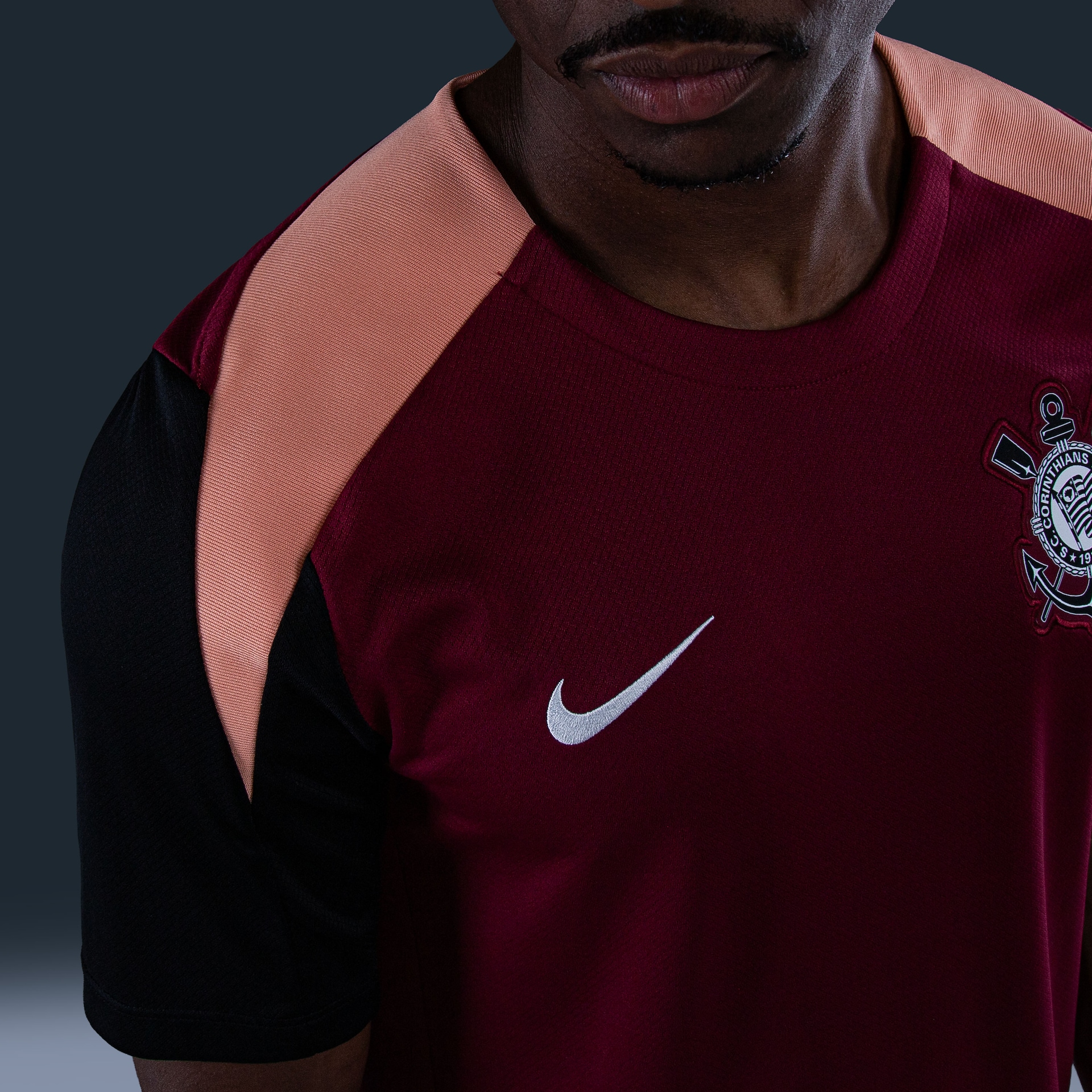 Camiseta Corinthians Nike Strike Treino Masculina - Foto 10