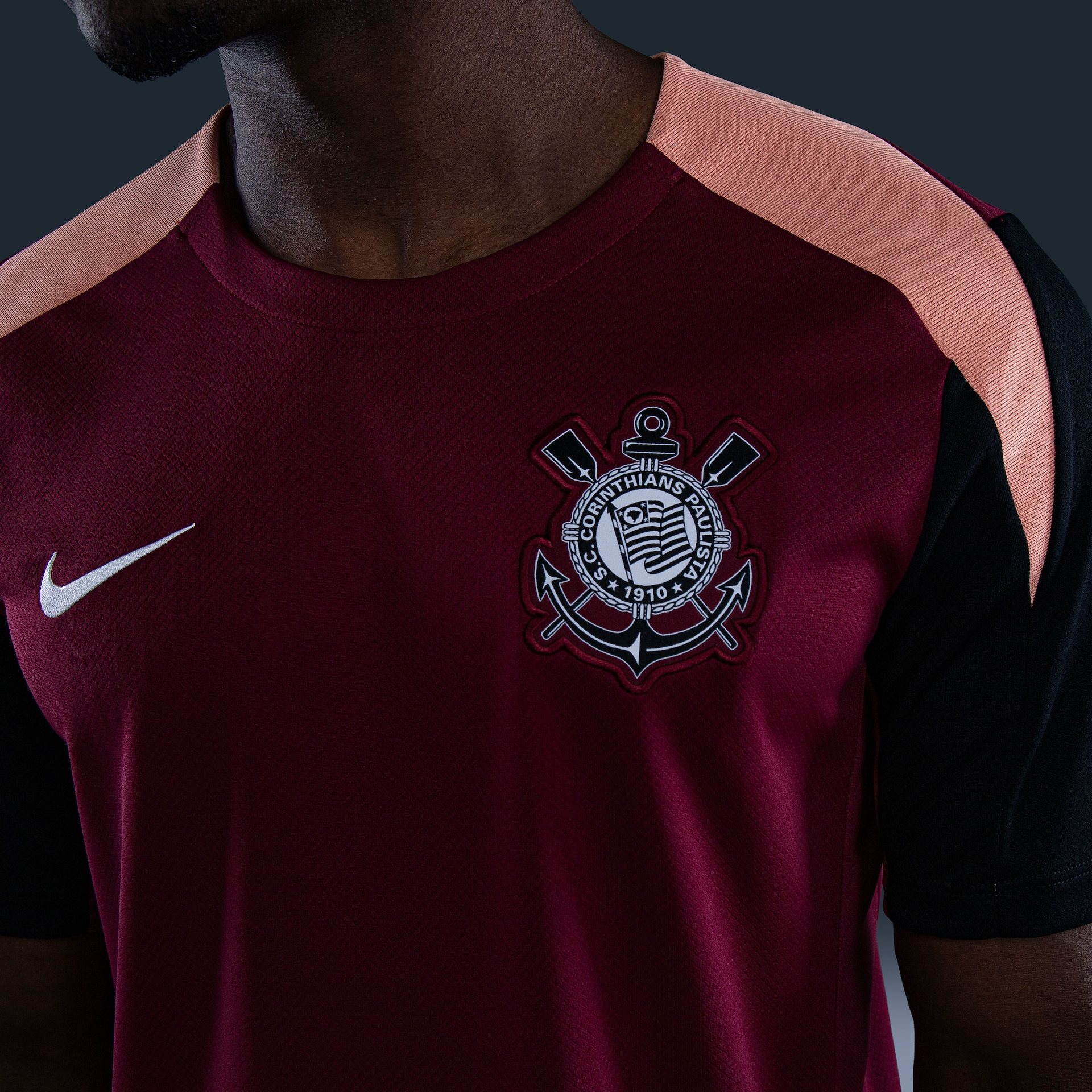 Camiseta Corinthians Nike Strike Treino Masculina - Foto 4