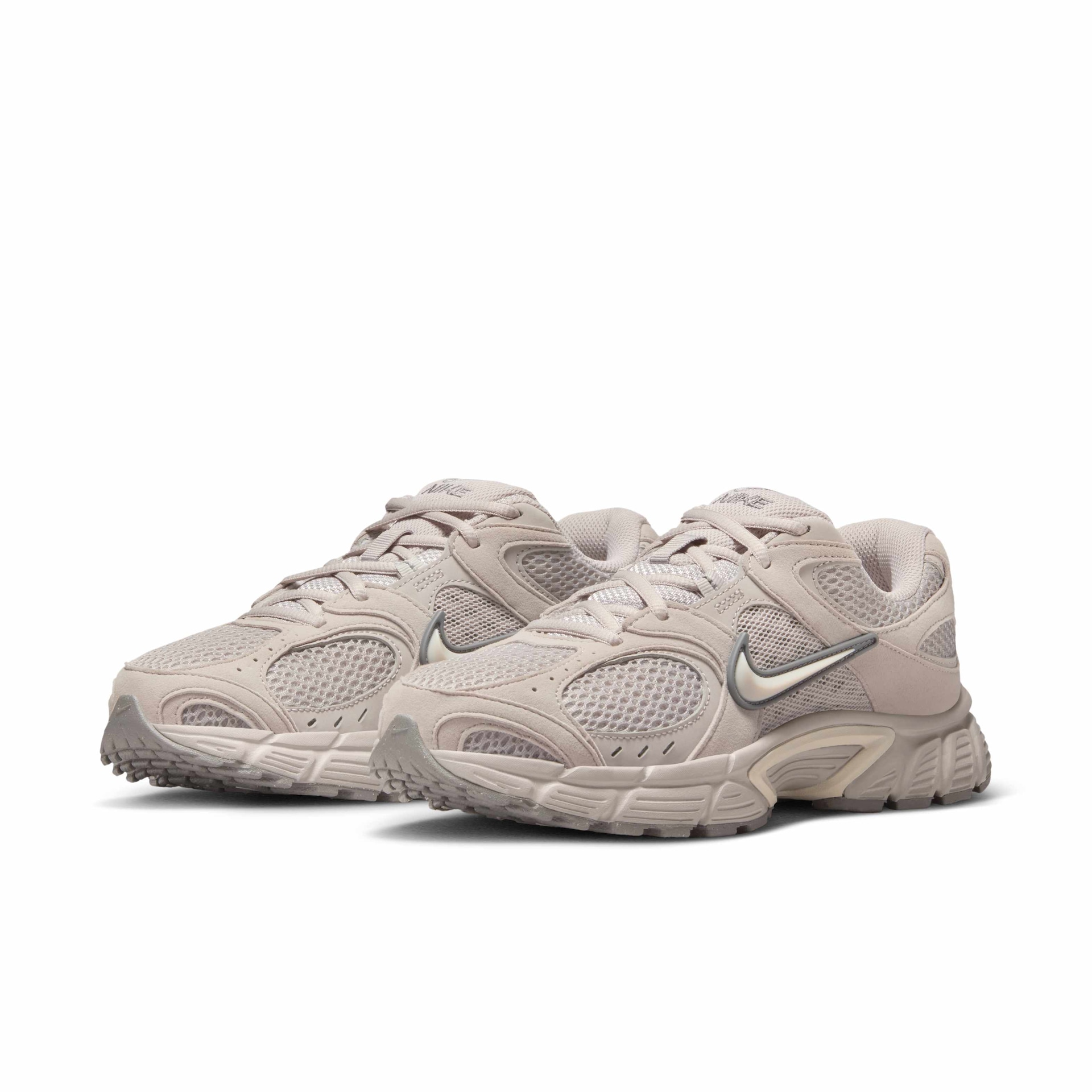 Tênis Nike V5 Runner Feminino - Foto 5