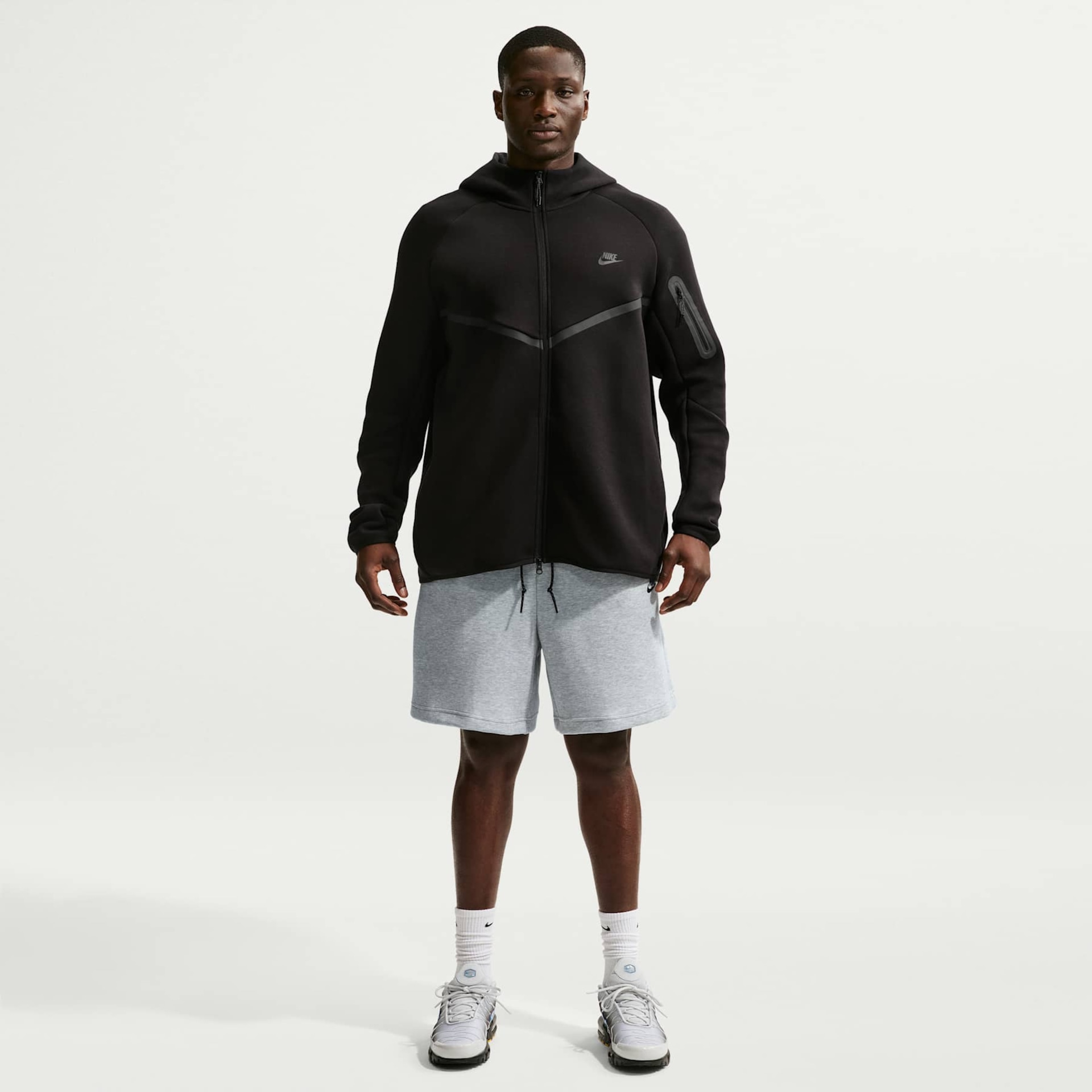 Shorts Nike Tech Fleece Masculino - Foto 6