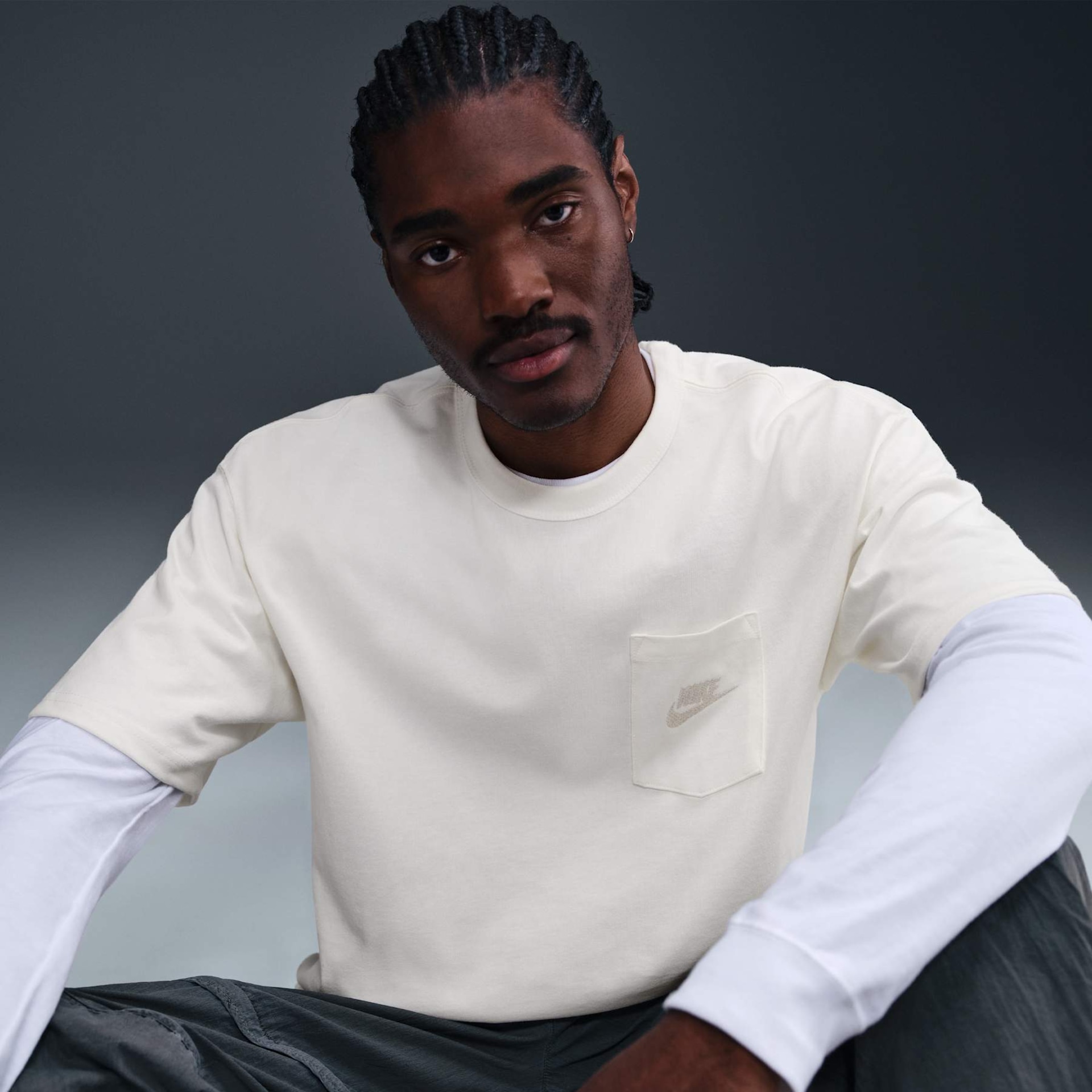 Camiseta Nike Sportswear Essentials Masculina - Foto 3