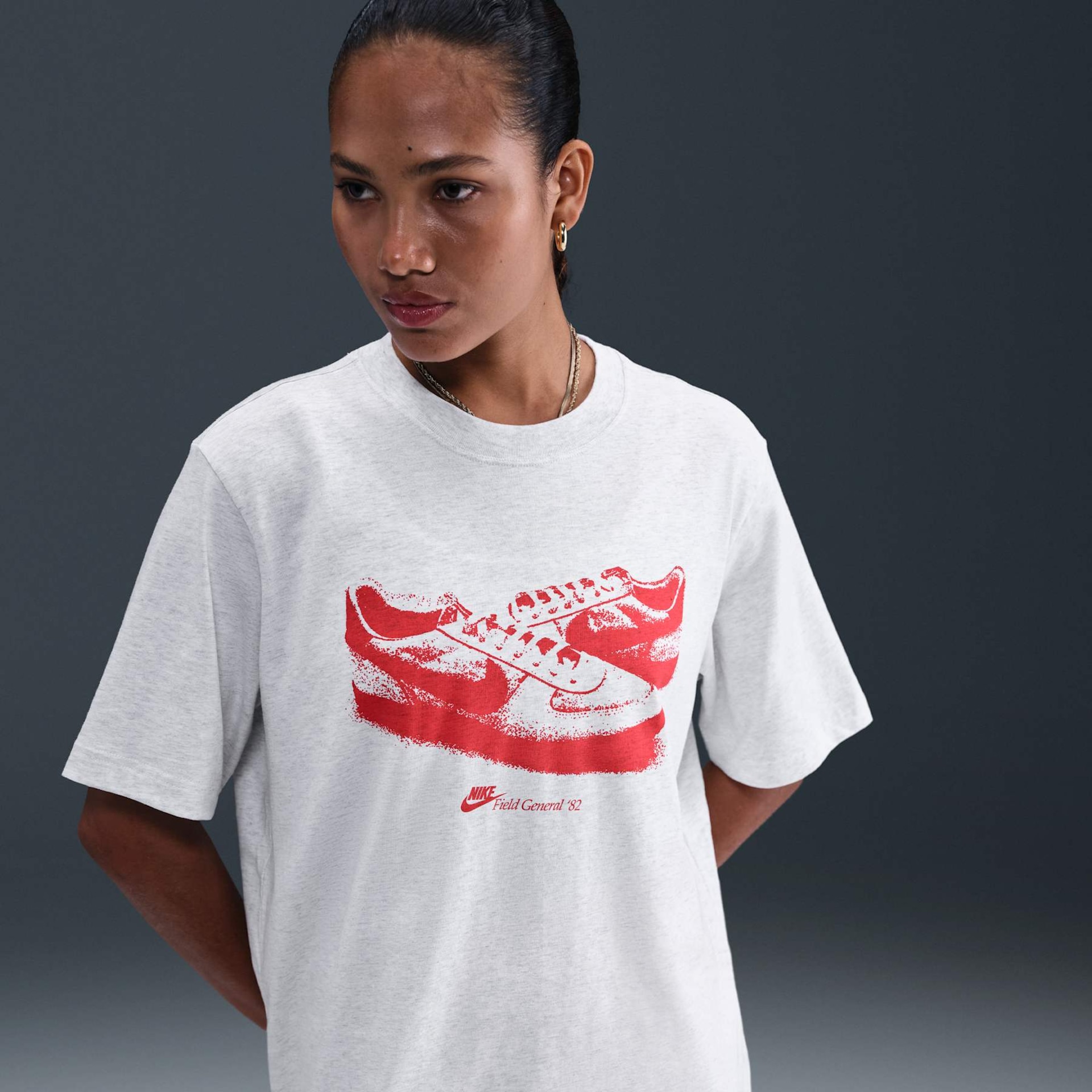 Camiseta Nike Sportswear Field General Feminina - Foto 1